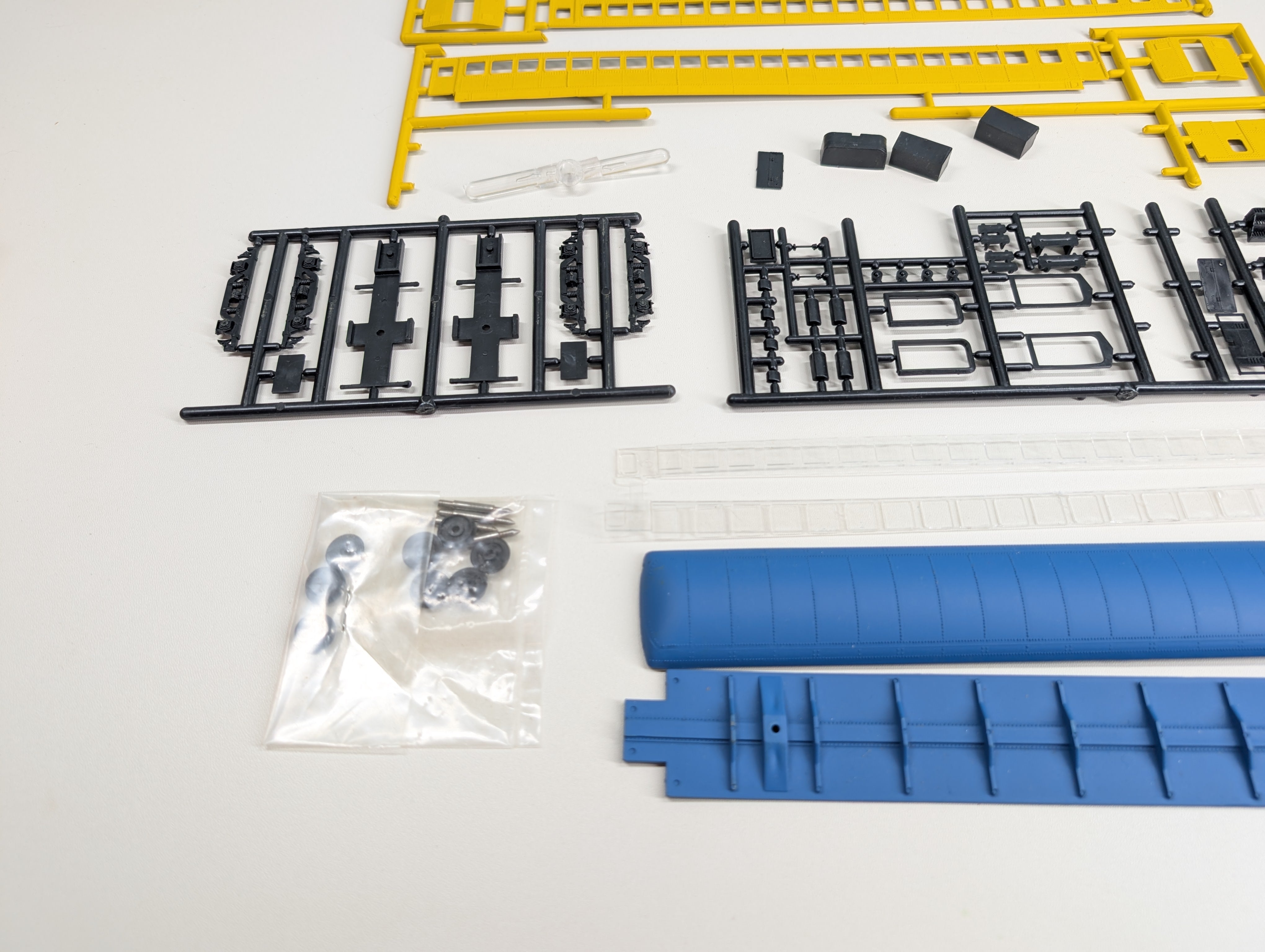 USED Eastern Car Works 1300 HO Scale Yellow Undecorated Osgood Bradley Commuter Coach Passenger Car KIT
