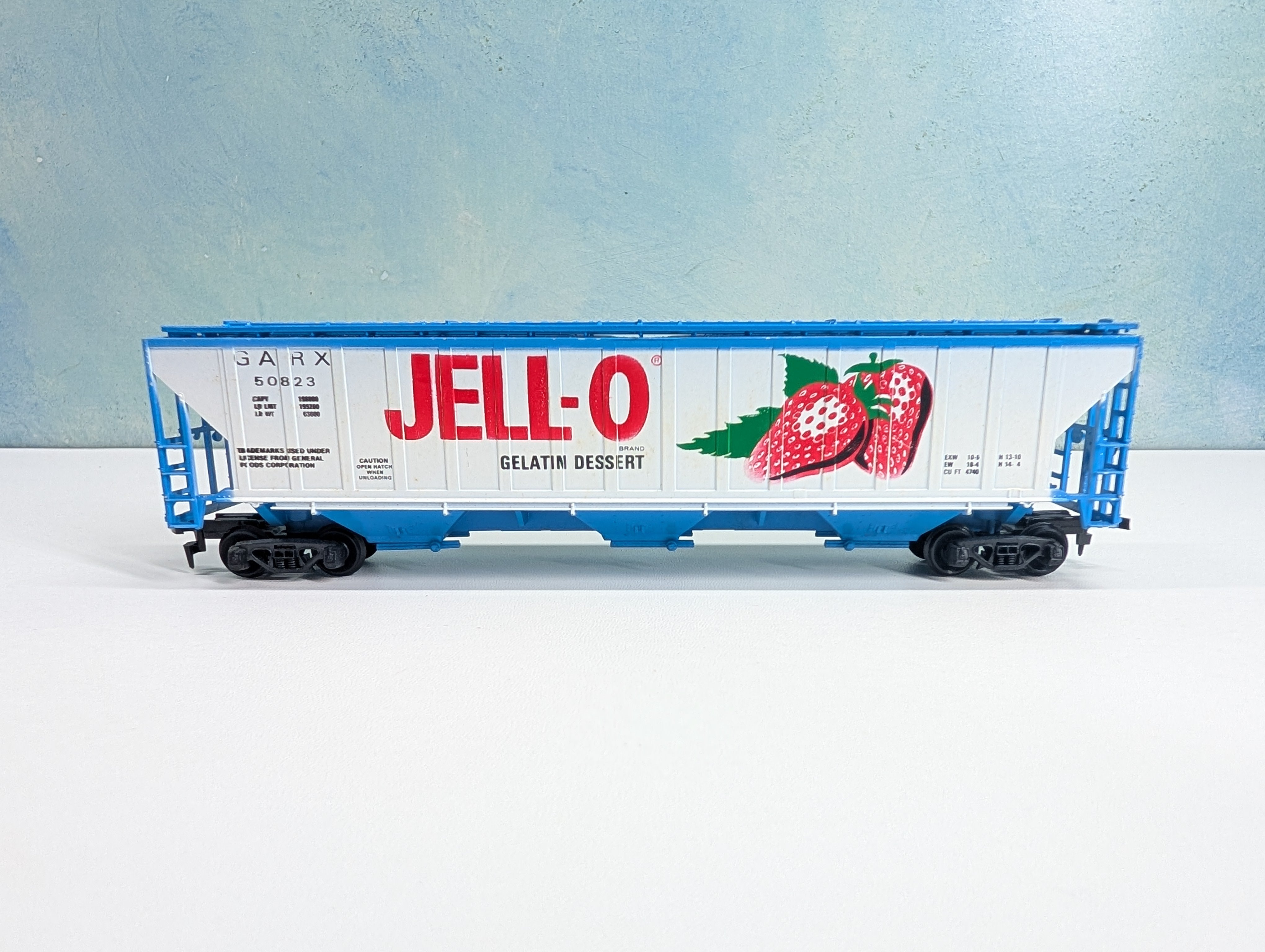 USED Tyco HO Scale Covered Billboard Hopper Jell-O GARX #50823