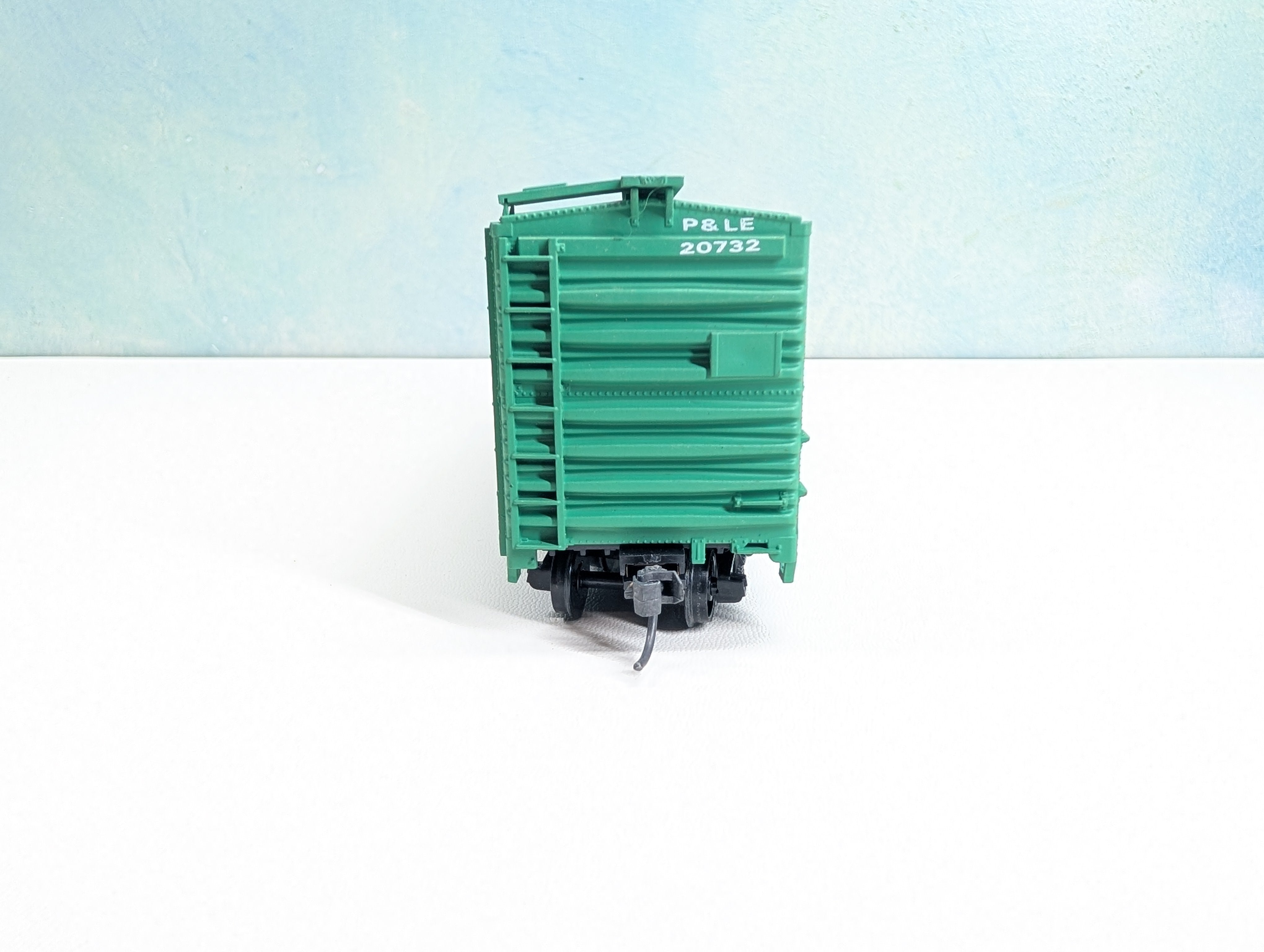 USED Accurail HO Scale 40' Box Car Pittsburgh and Lake Erie P&LE #20732