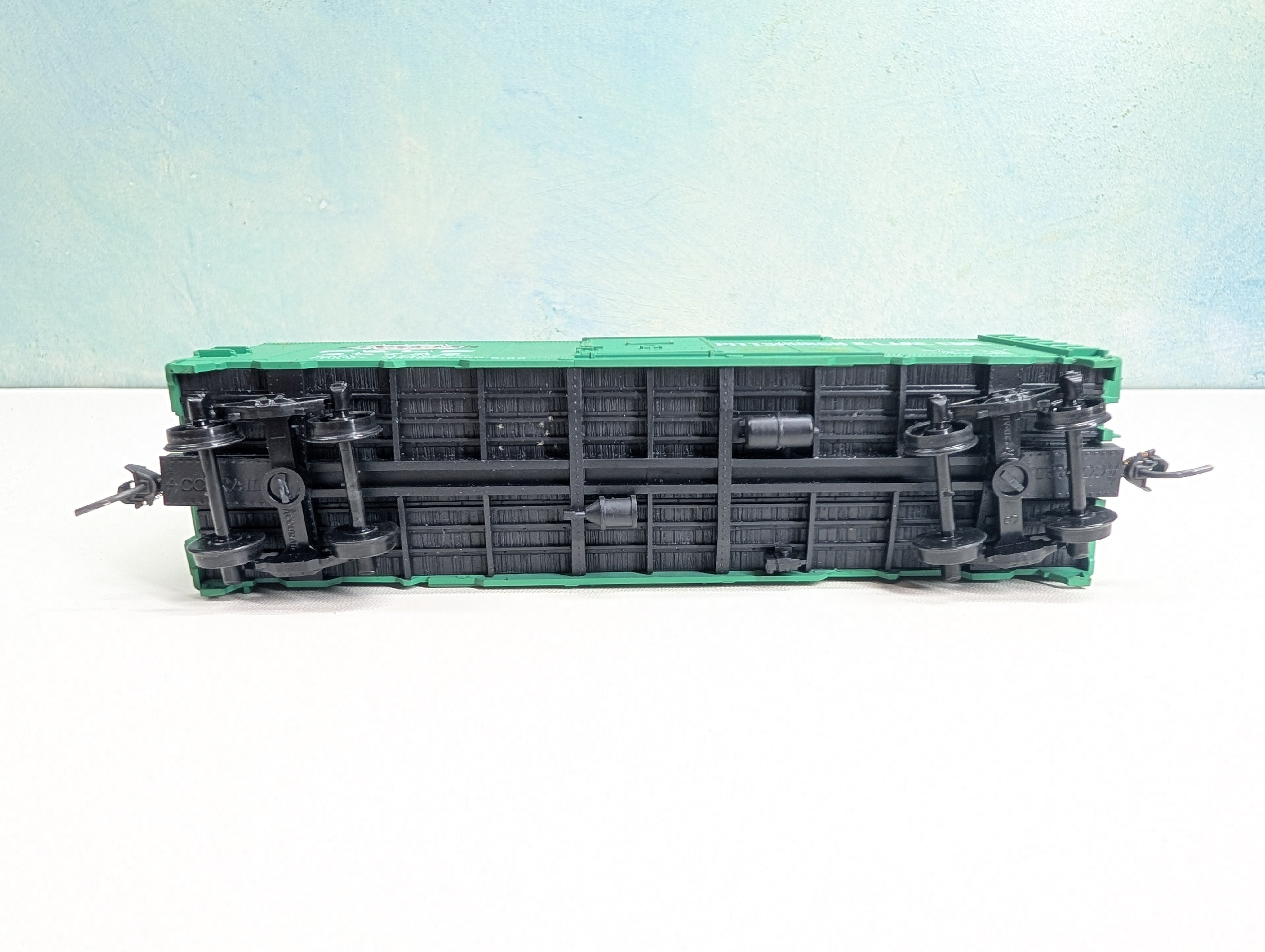 USED Accurail HO Scale 40' Box Car Pittsburgh and Lake Erie P&LE #20732