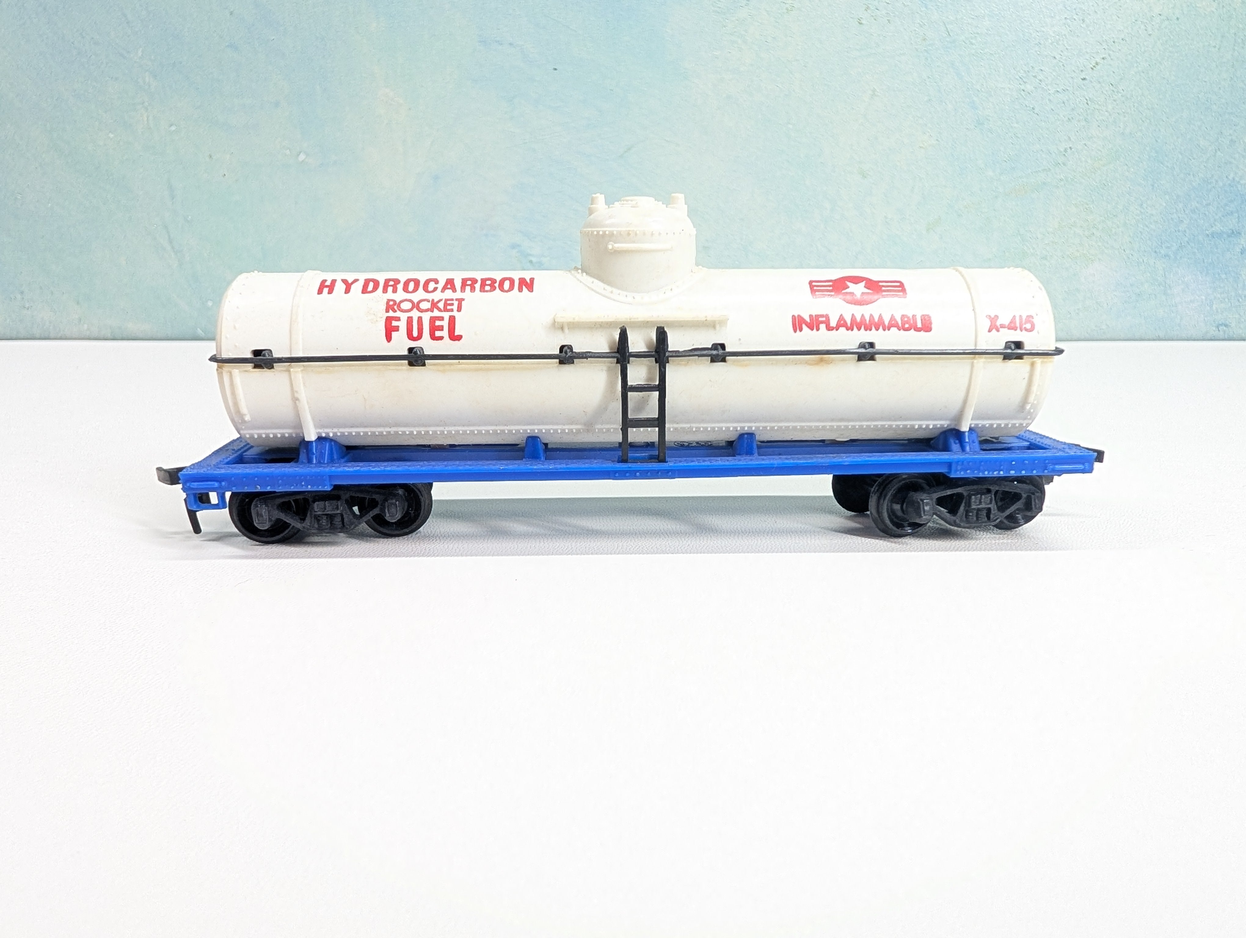 USED HO Scale Single Dome Tank Car Rocket Fuel #X-415