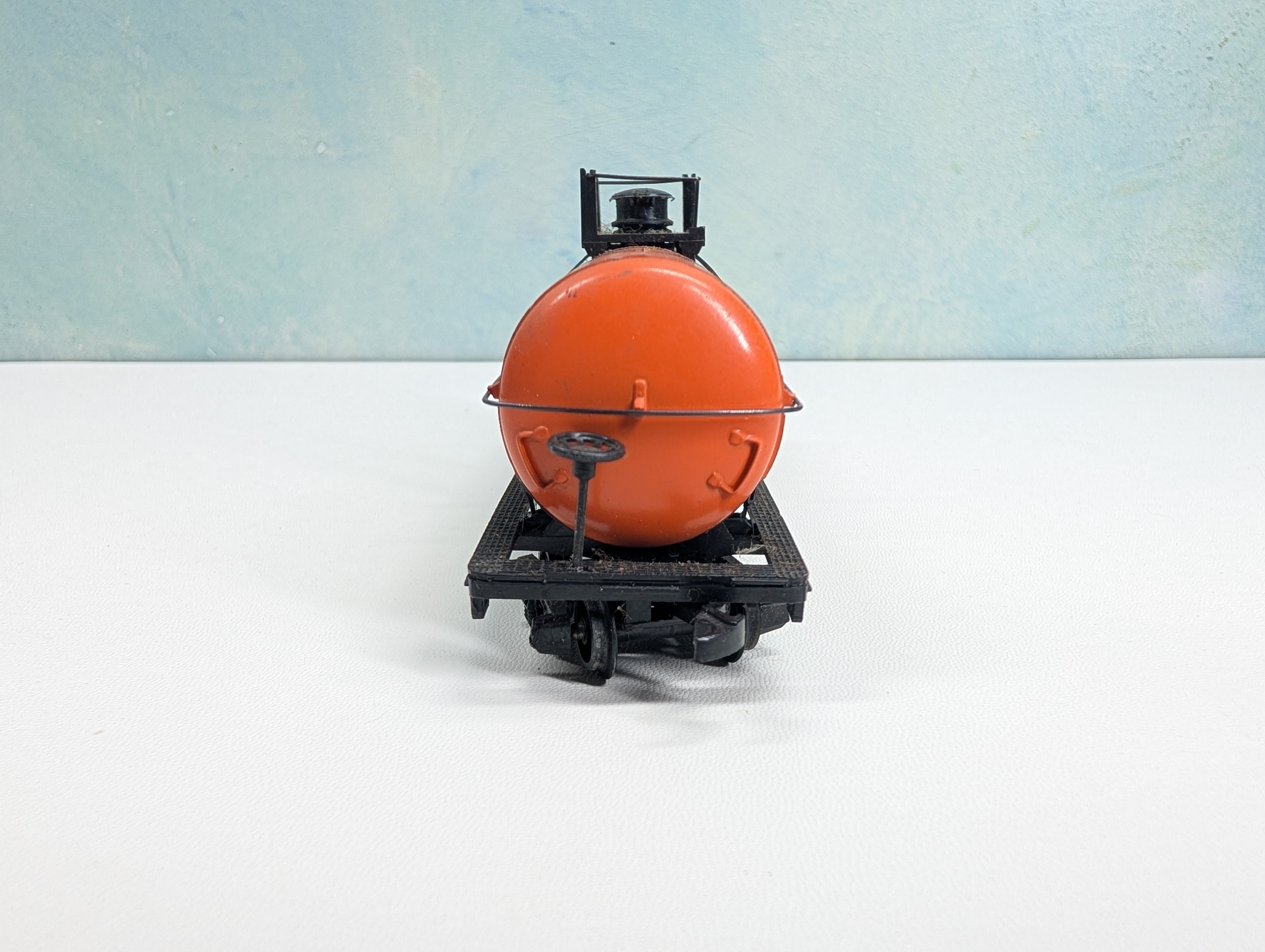 USED Tempo HO Scale Tank Car Hooker Chemical
