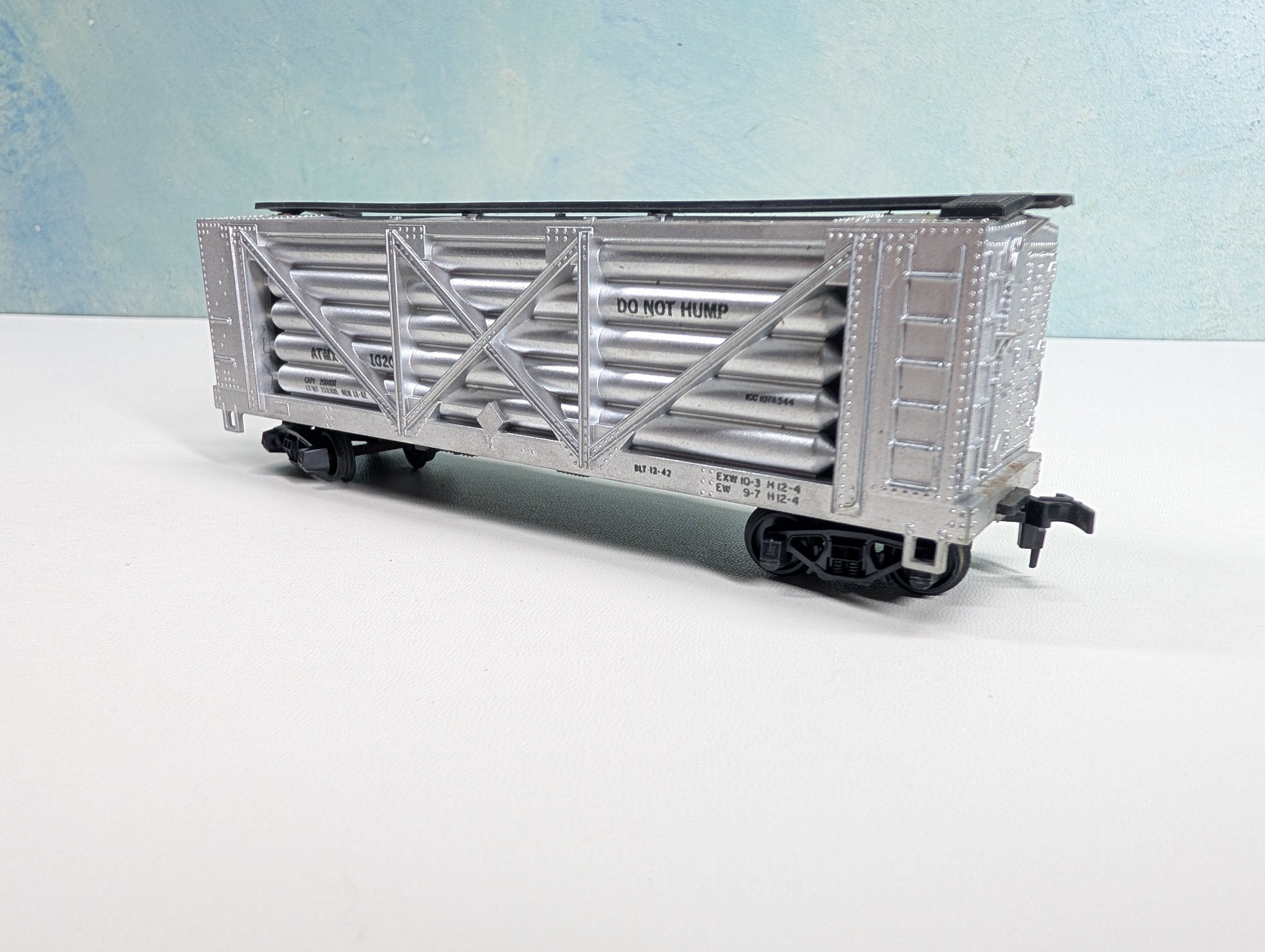 USED AHM HO Scale Helium Carrier Car Atomic Energy Commission ATMX #1020