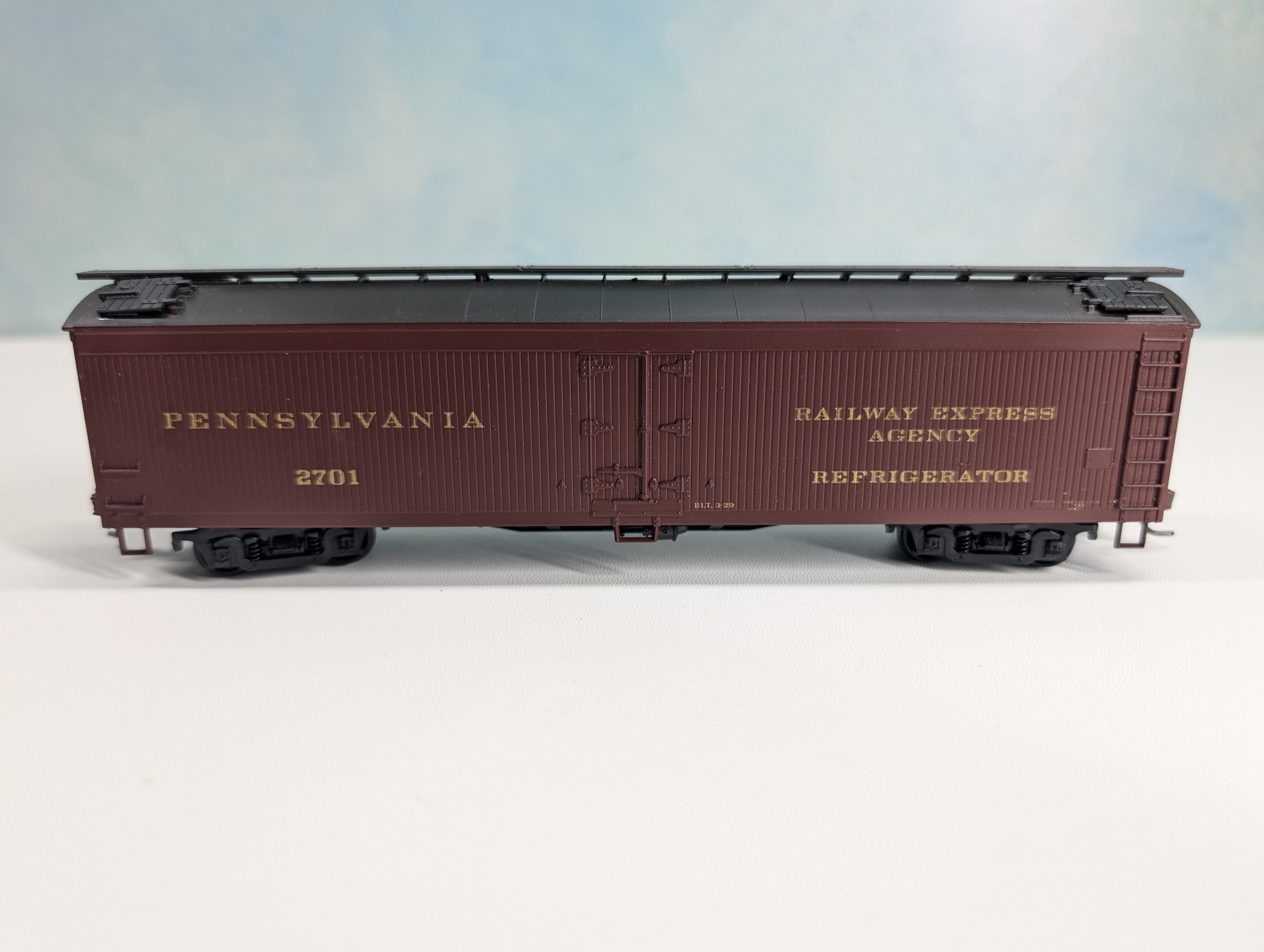 USED Athearn HO Scale Express Reefer Pennsylvania PRR #2701