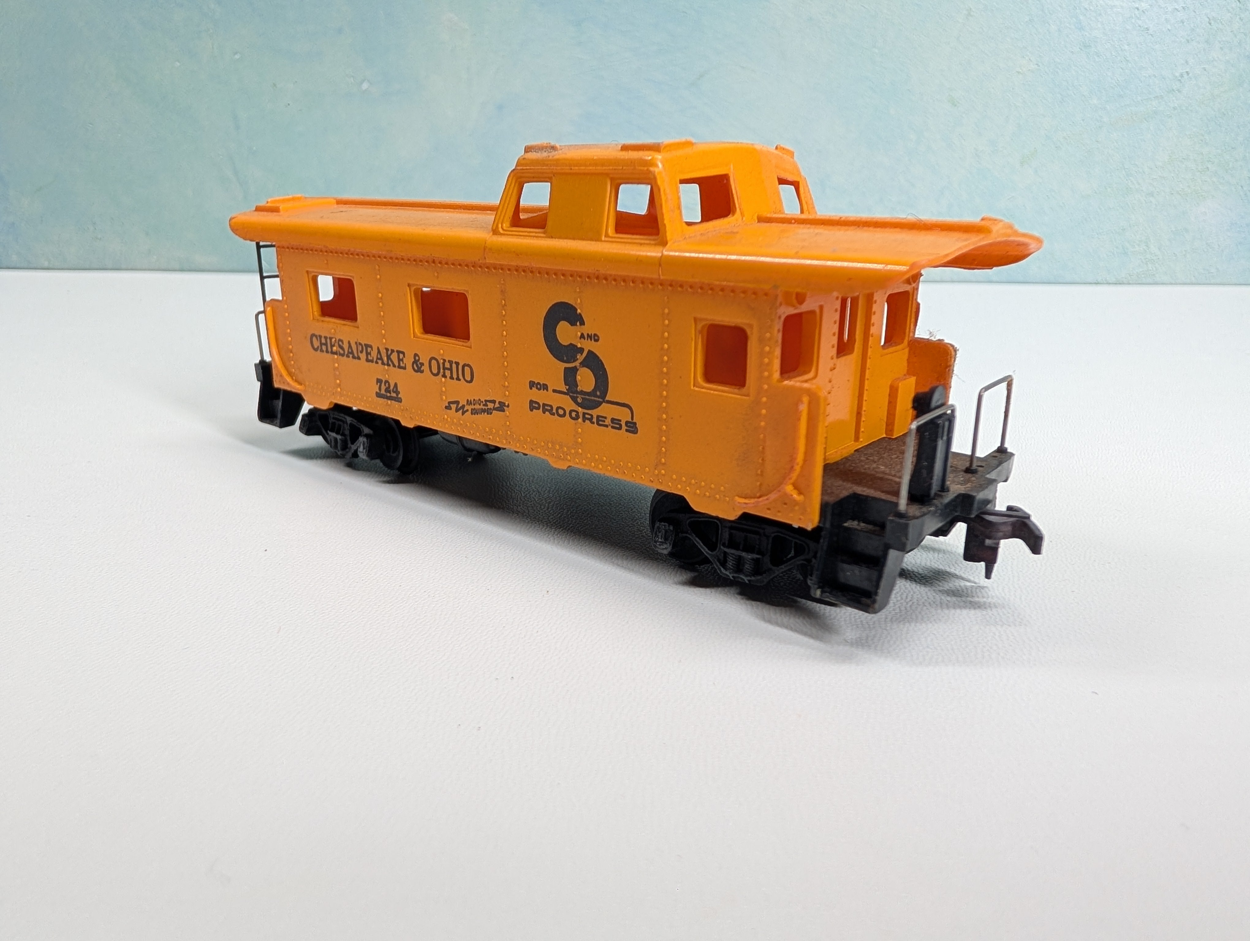 USED Mantua HO Scale Caboose Chesapeake and Ohio #724 q