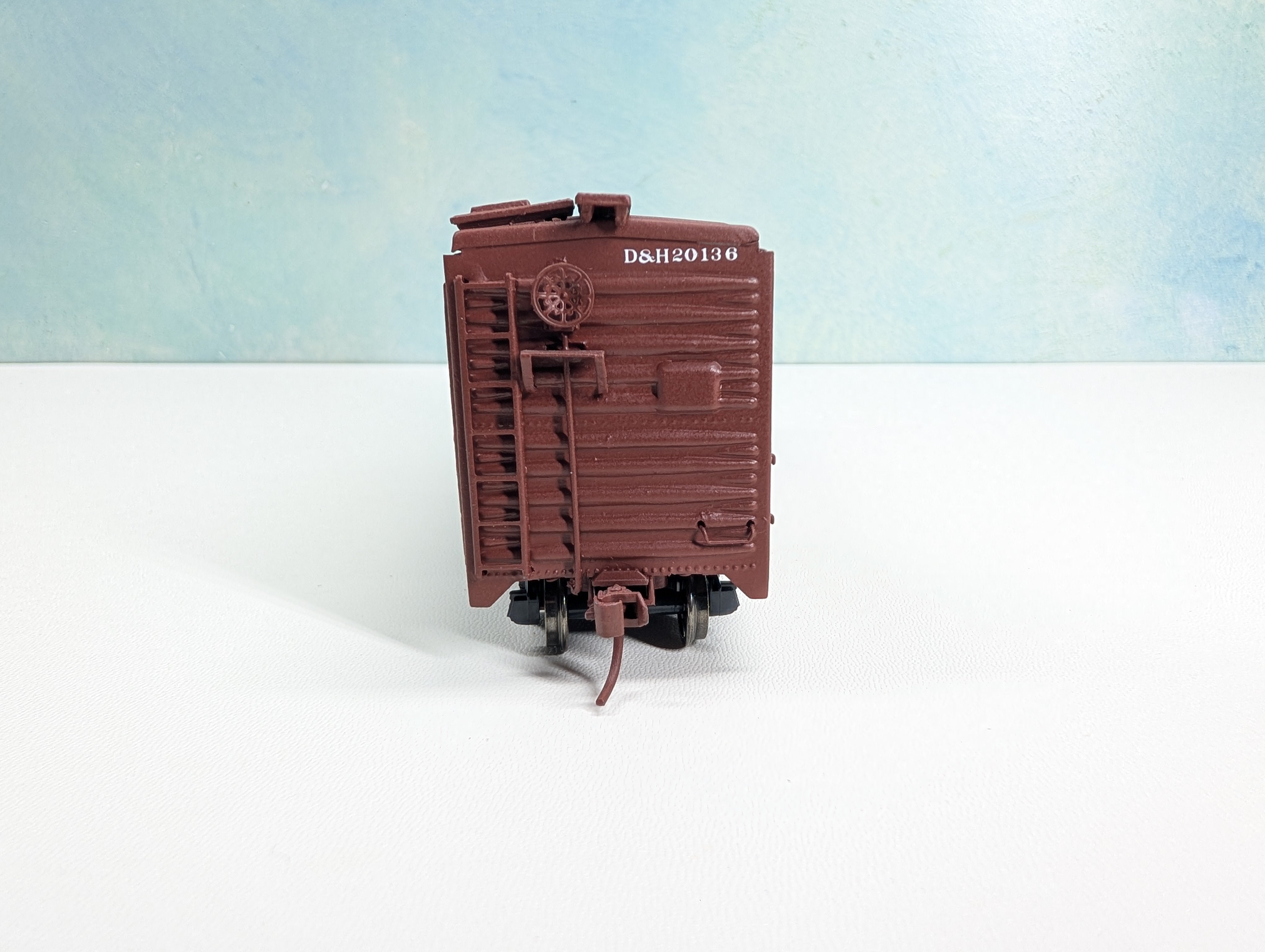 USED Varney HO Scale 40' Box Car Delaware and Hudson D&H #20136 Metal Wheels, Decal
