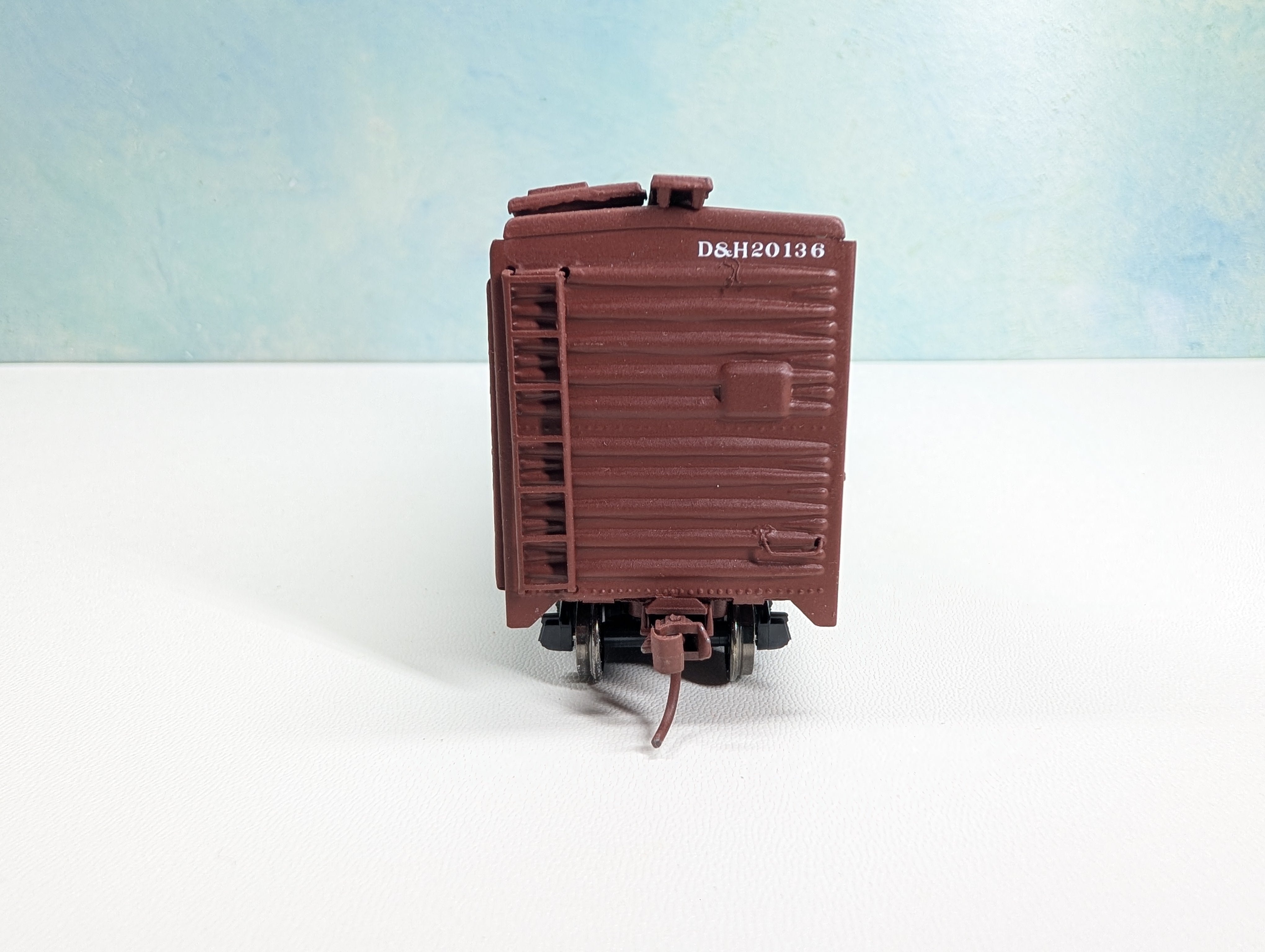 USED Varney HO Scale 40' Box Car Delaware and Hudson D&H #20136 Metal Wheels, Decal