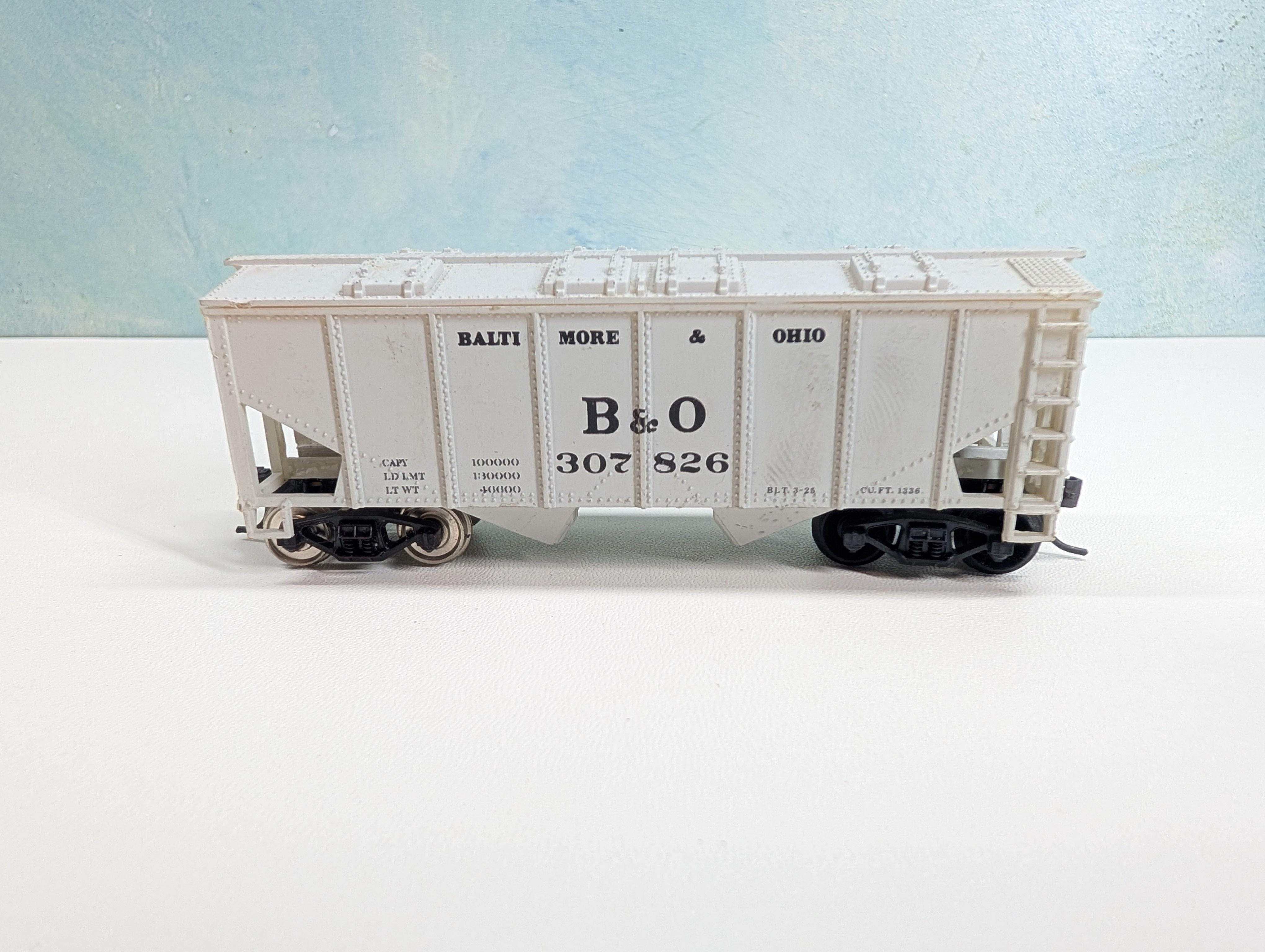 USED HO Scale Covered Hopper Baltimore and Ohio B&O #307826