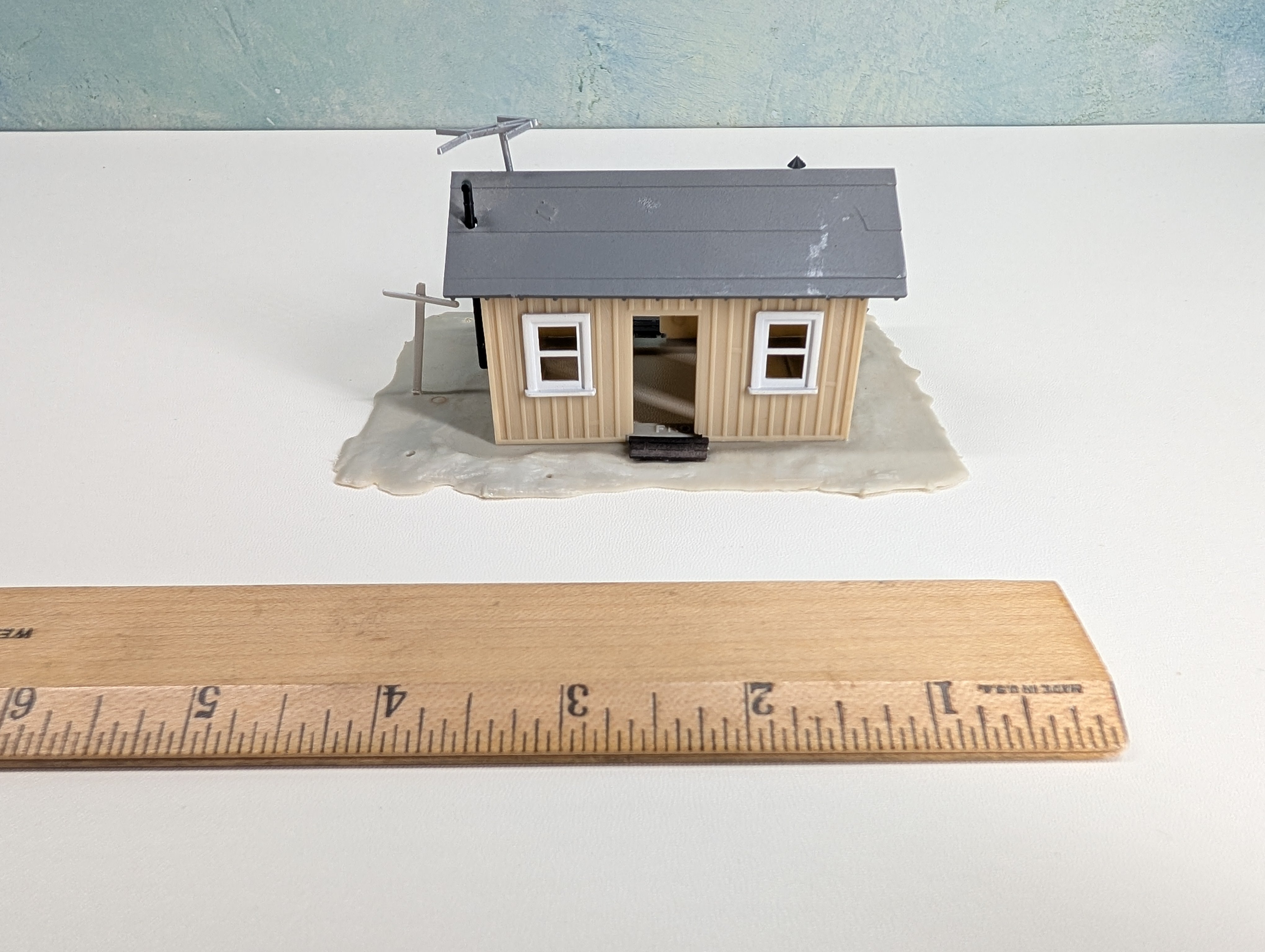 USED Life-Like HO Scale Workshop, Shed