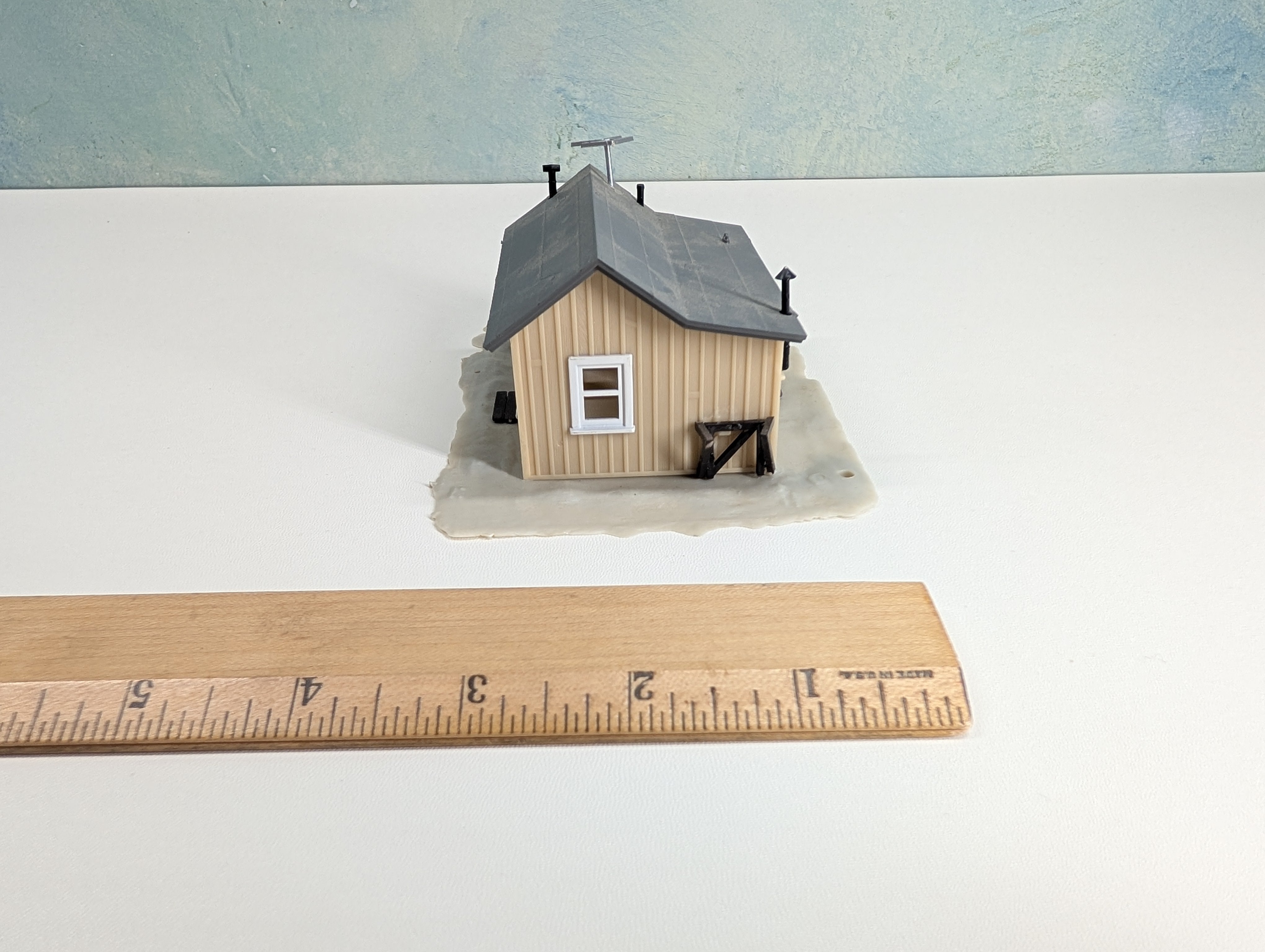 USED Life-Like HO Scale Workshop, Shed
