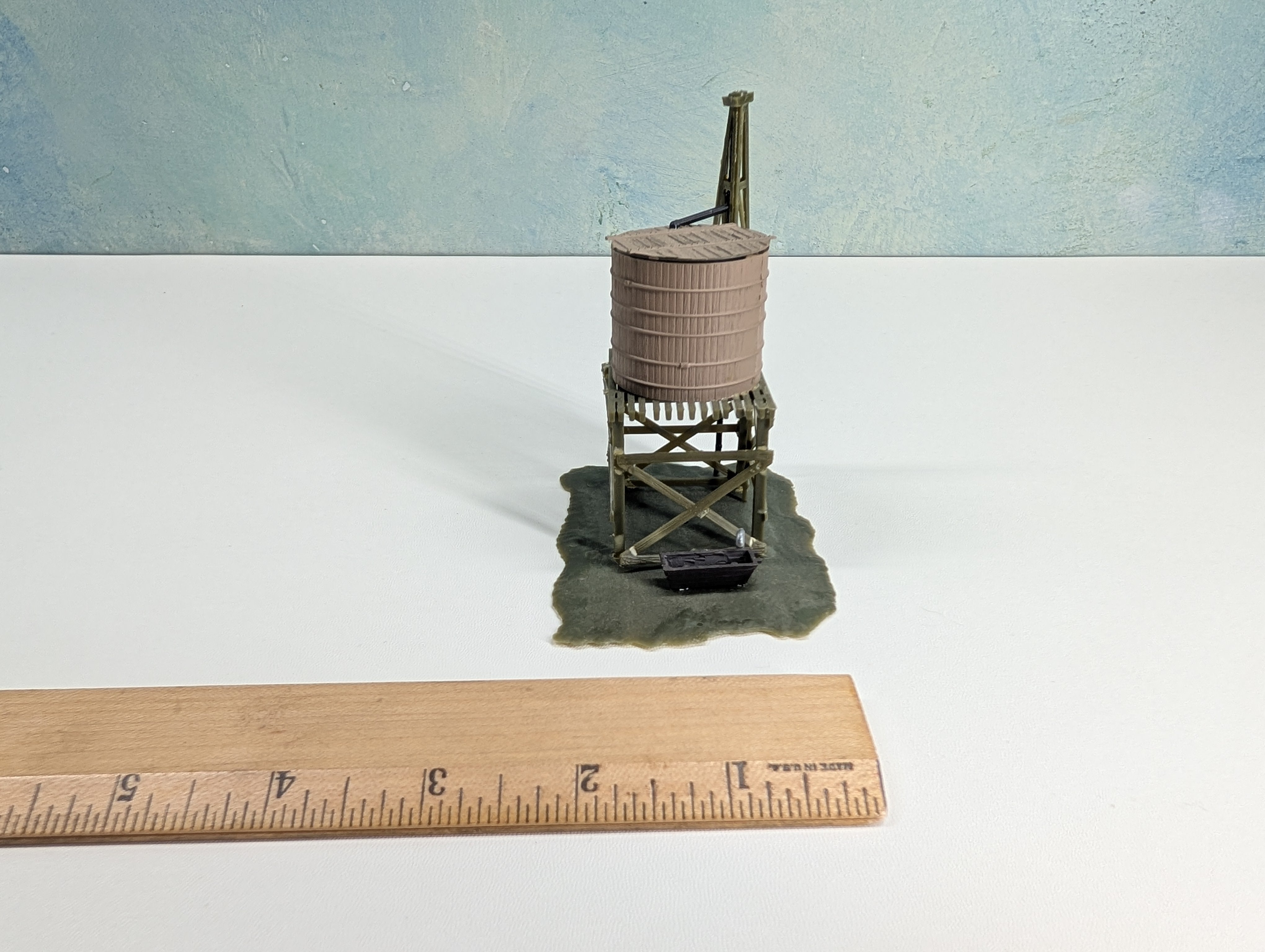 USED Life-Like HO Scale Old Time Water Tower