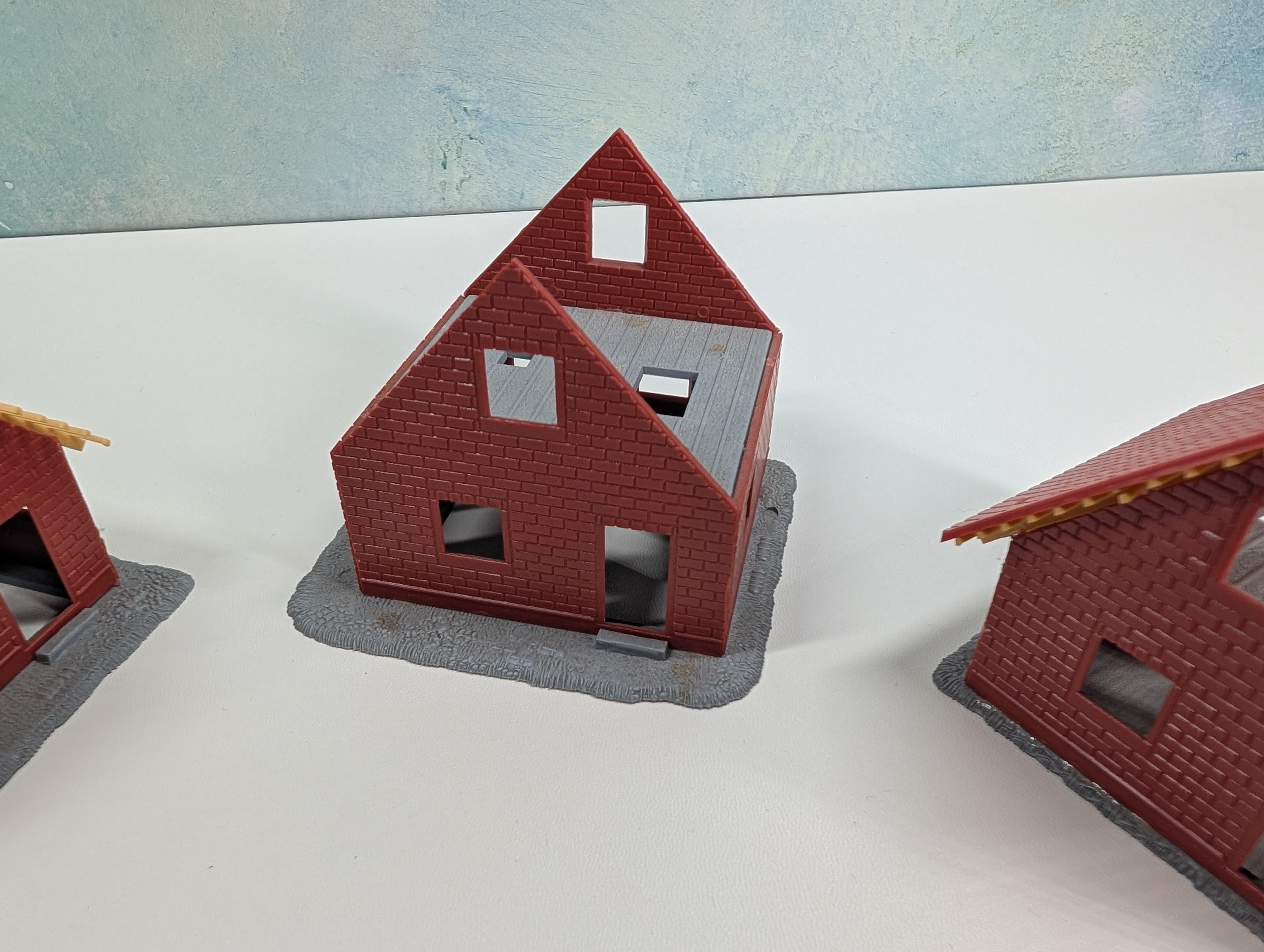 USED HO Scale Brick Homes Under Construction (3 pcs)