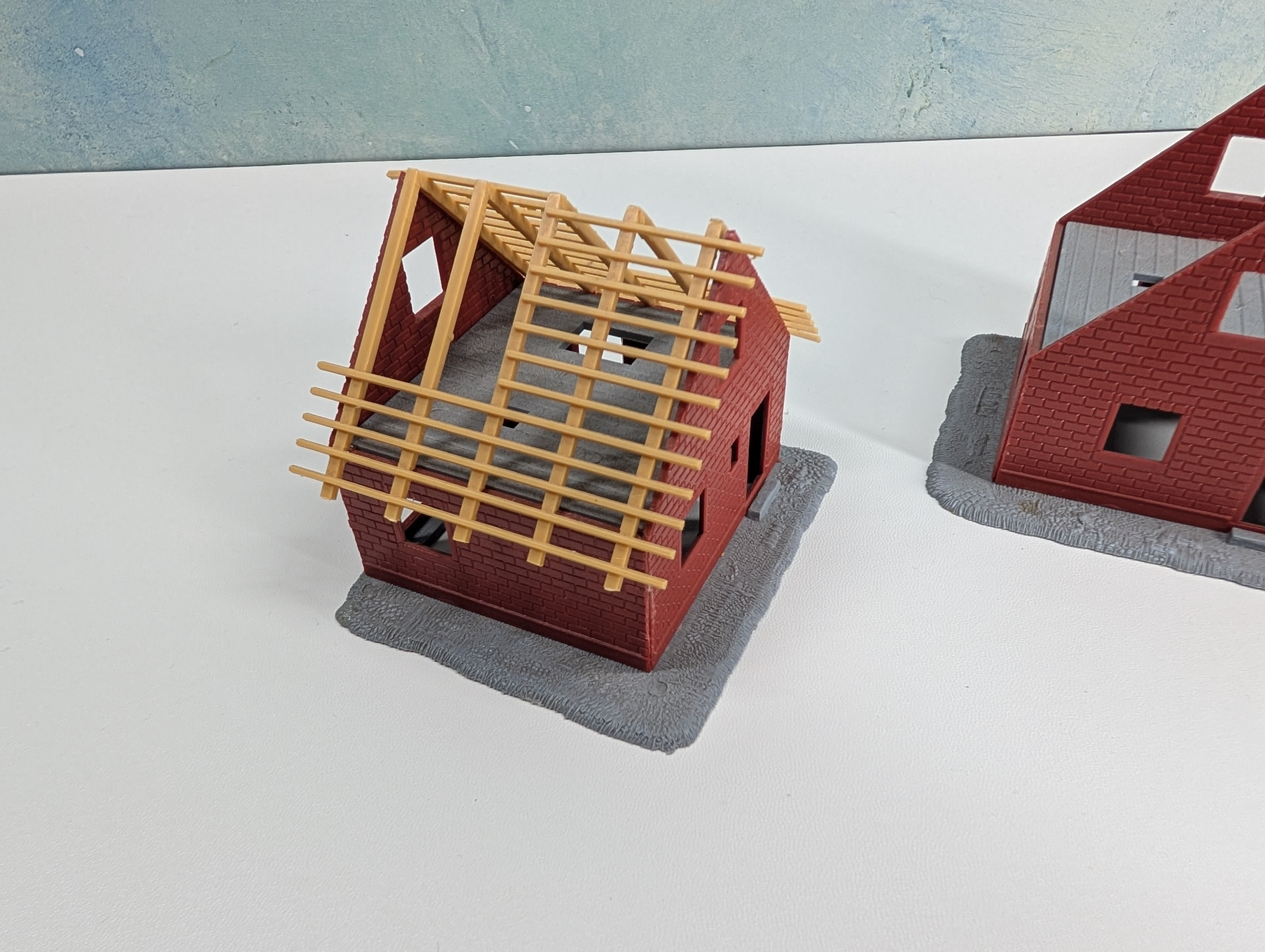 USED HO Scale Brick Homes Under Construction (3 pcs)