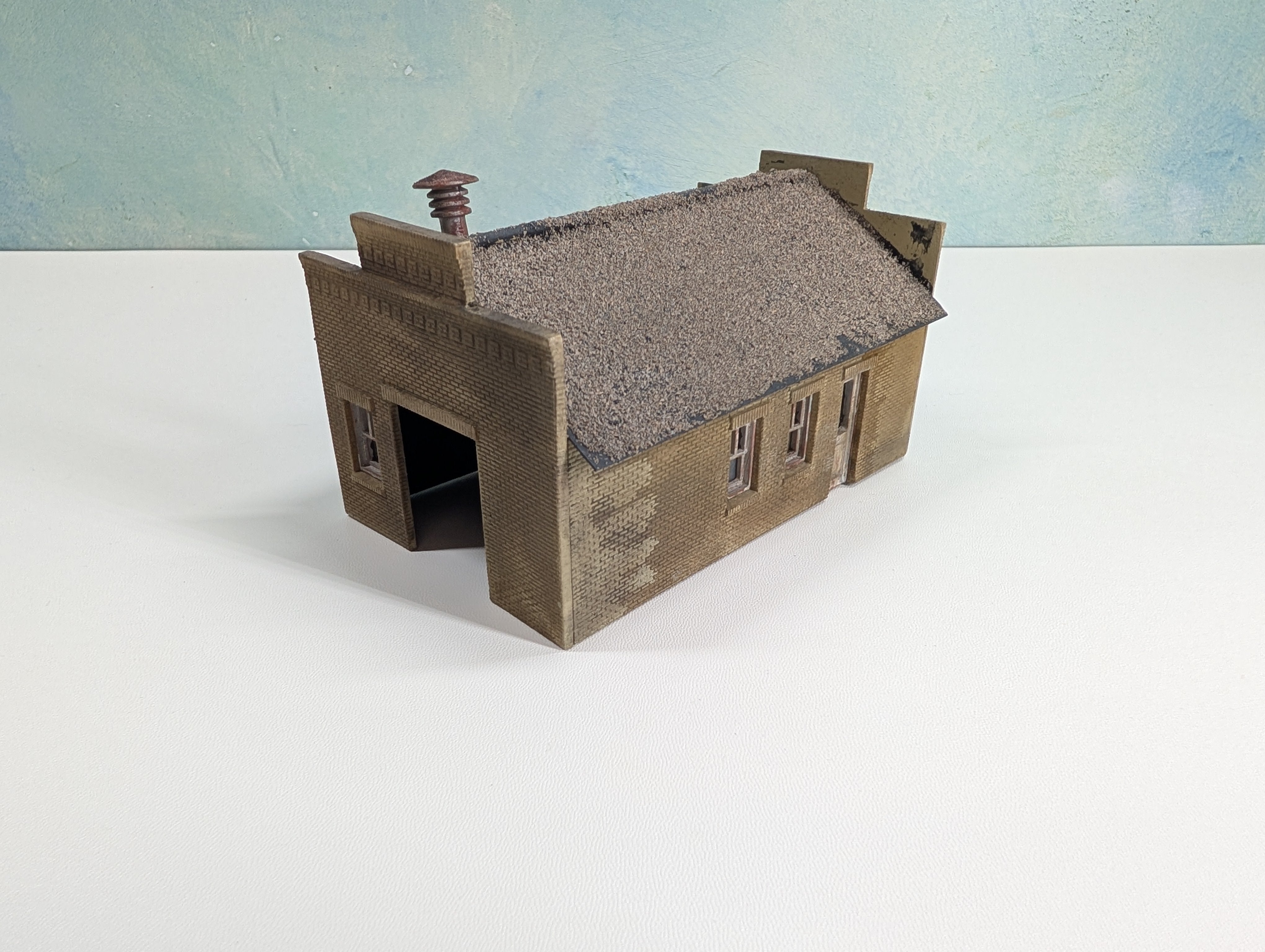 USED HO Scale Small Weathered Warehouse