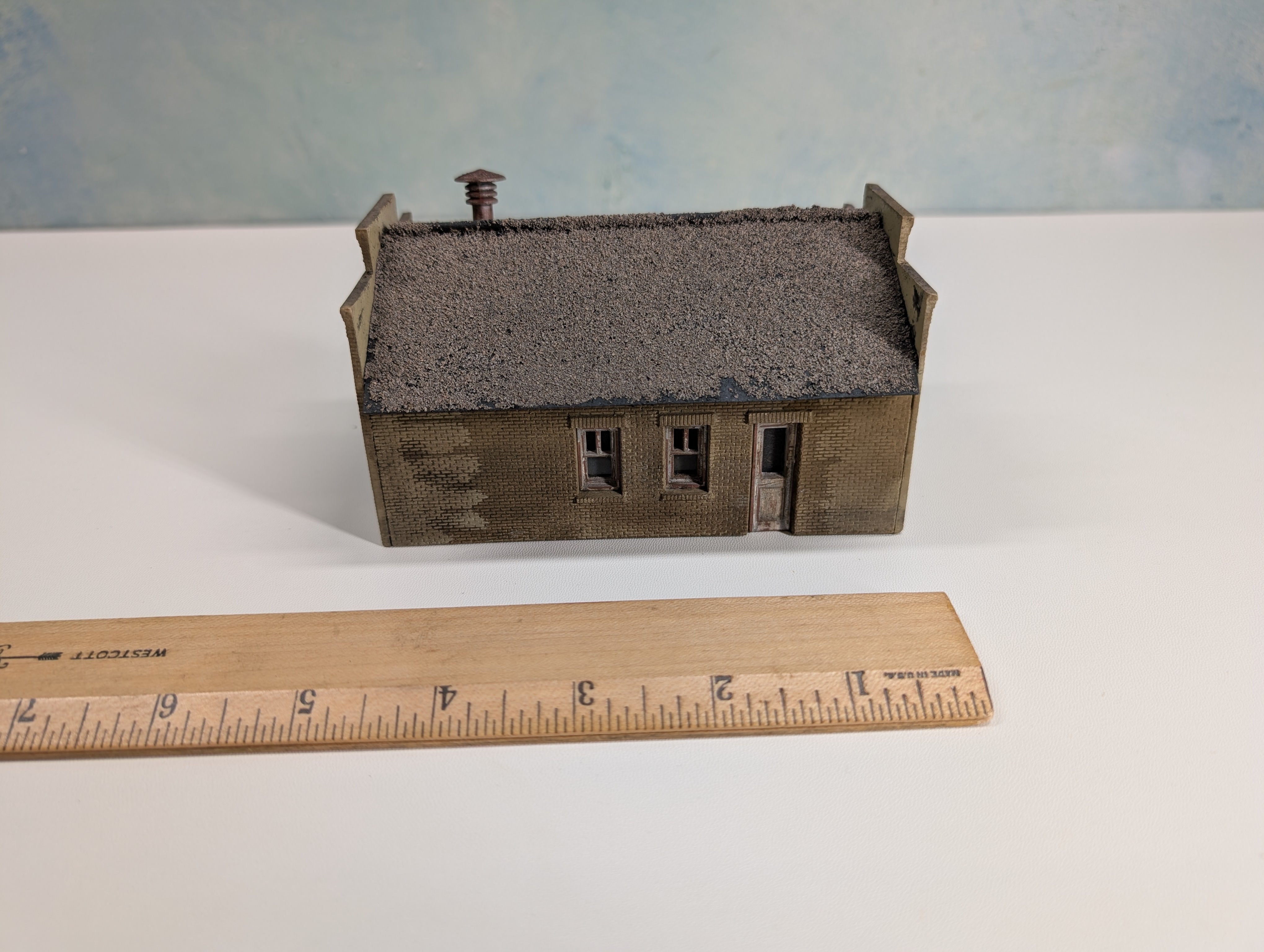 USED HO Scale Small Weathered Warehouse