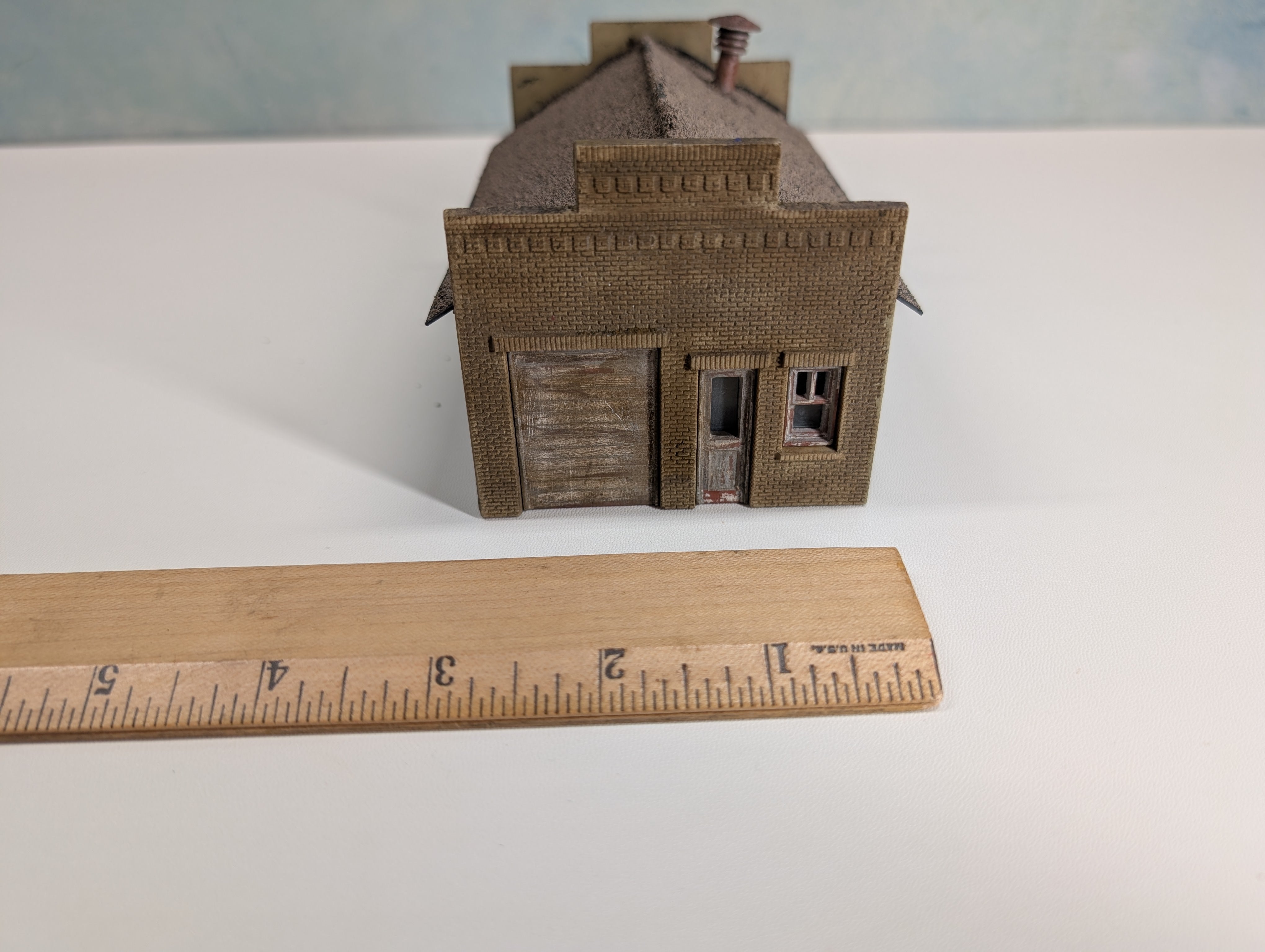 USED HO Scale Small Weathered Warehouse