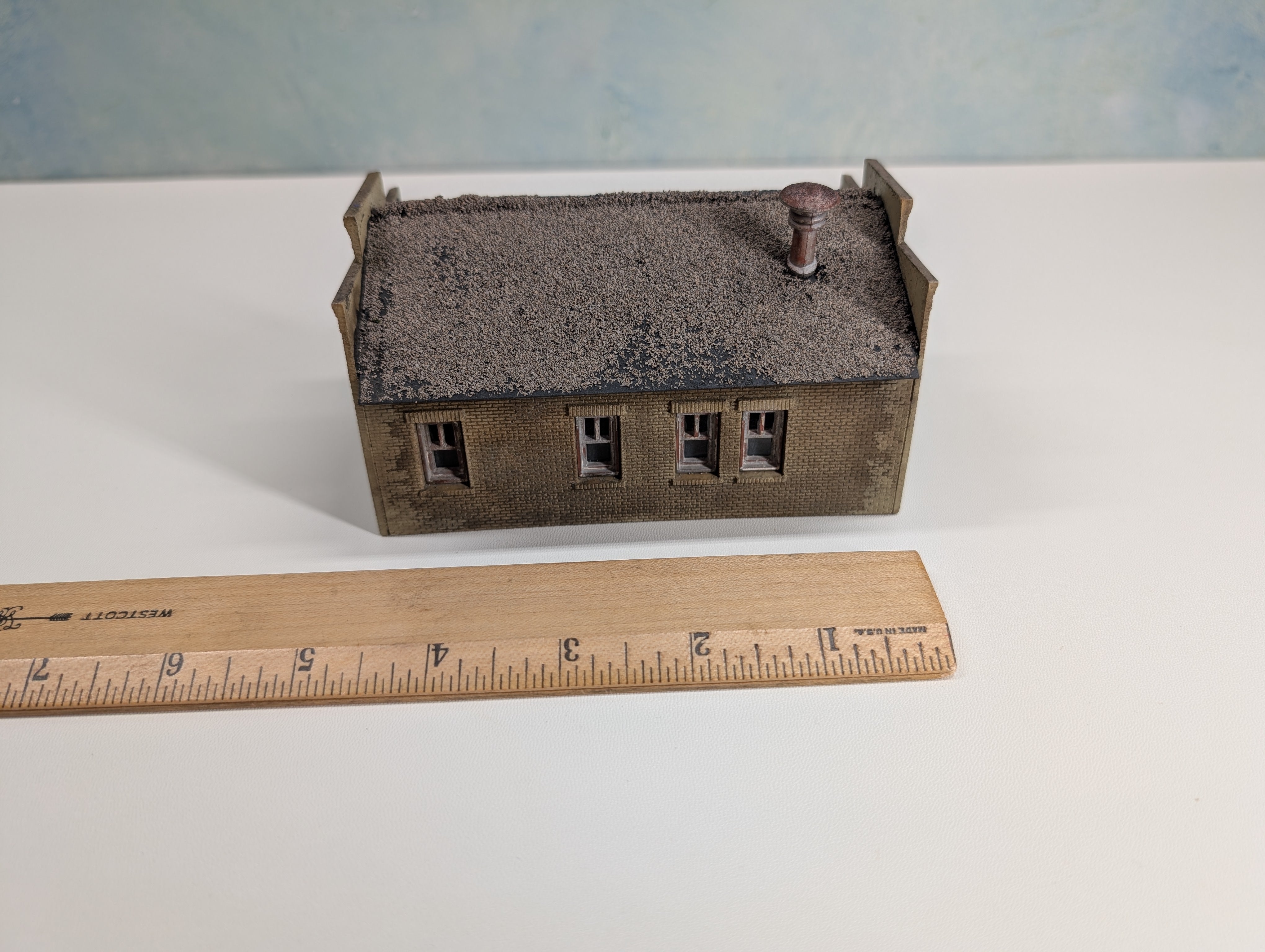 USED HO Scale Small Weathered Warehouse