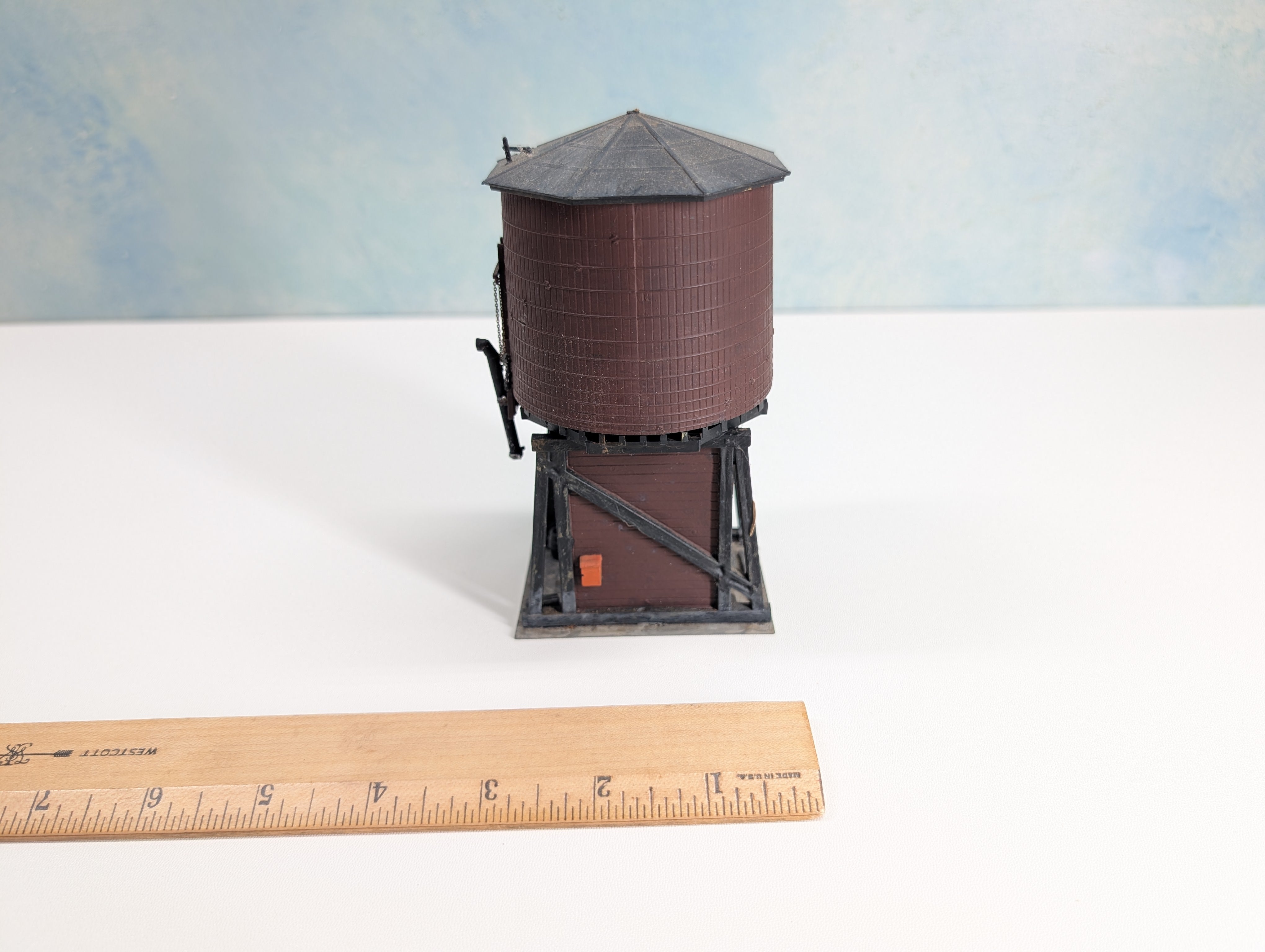 USED HO Scale Wood Water Tower