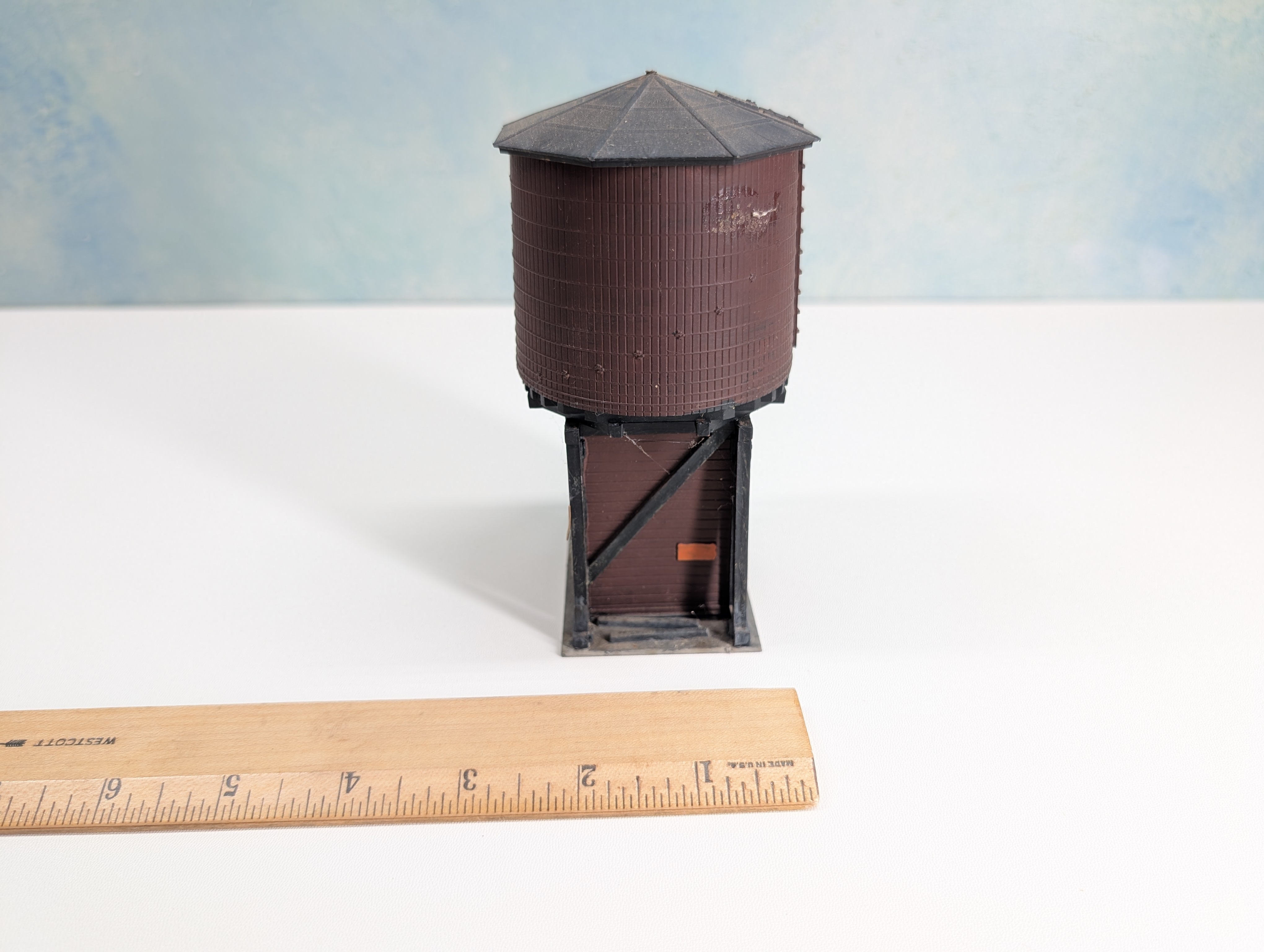 USED HO Scale Wood Water Tower