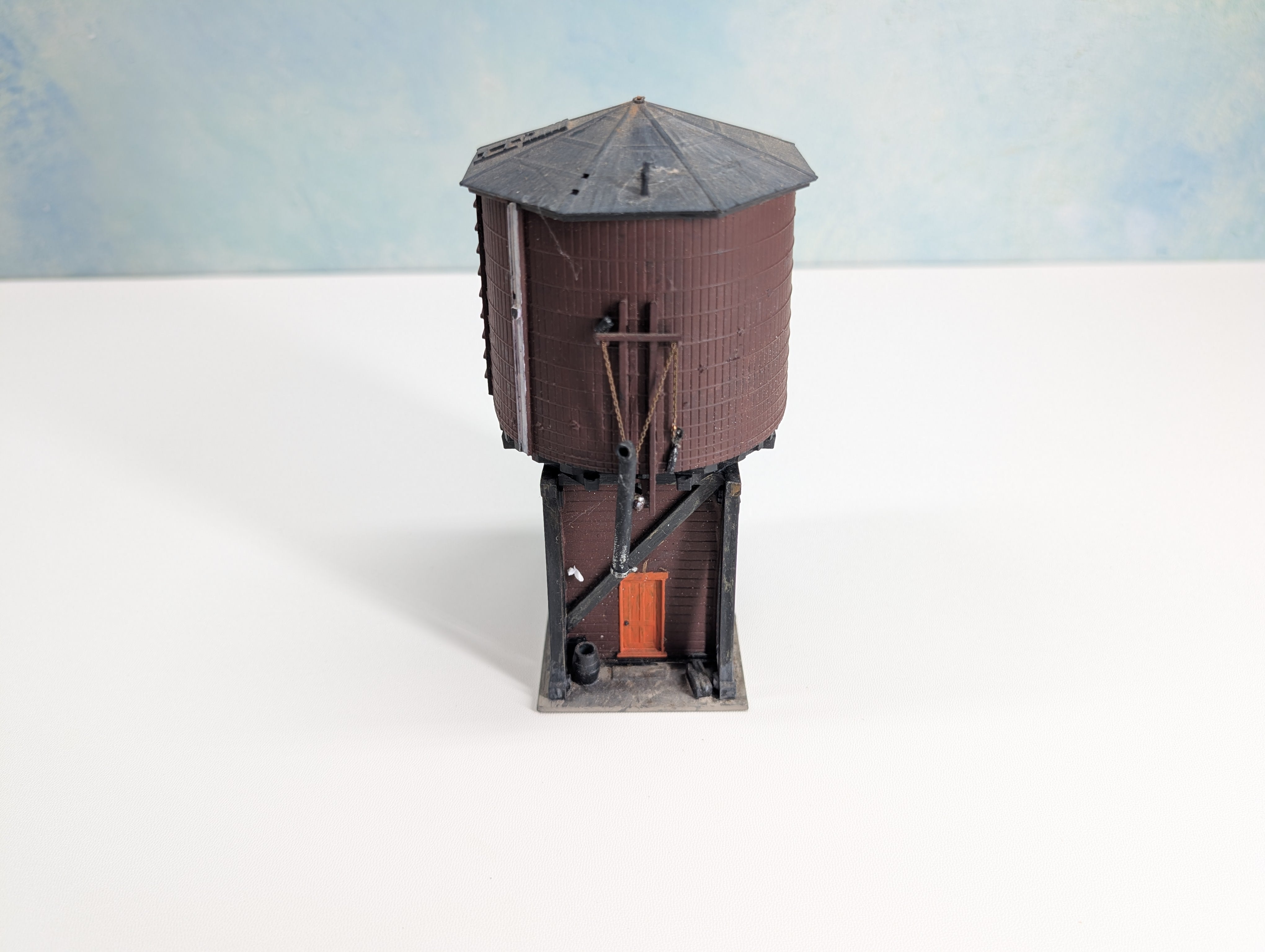 USED HO Scale Wood Water Tower