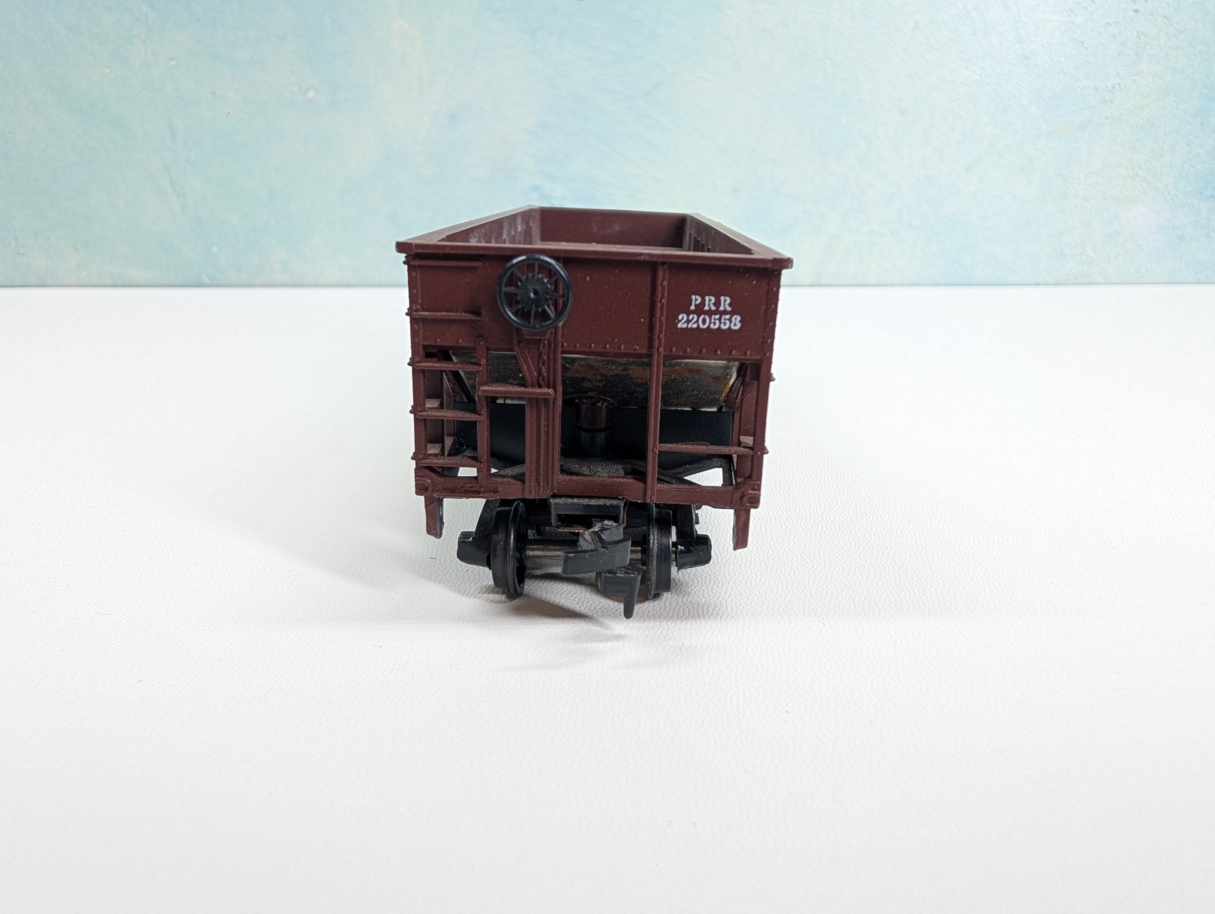 USED Athearn HO Scale 2 Bay Hopper Pennsylvania PRR #220558