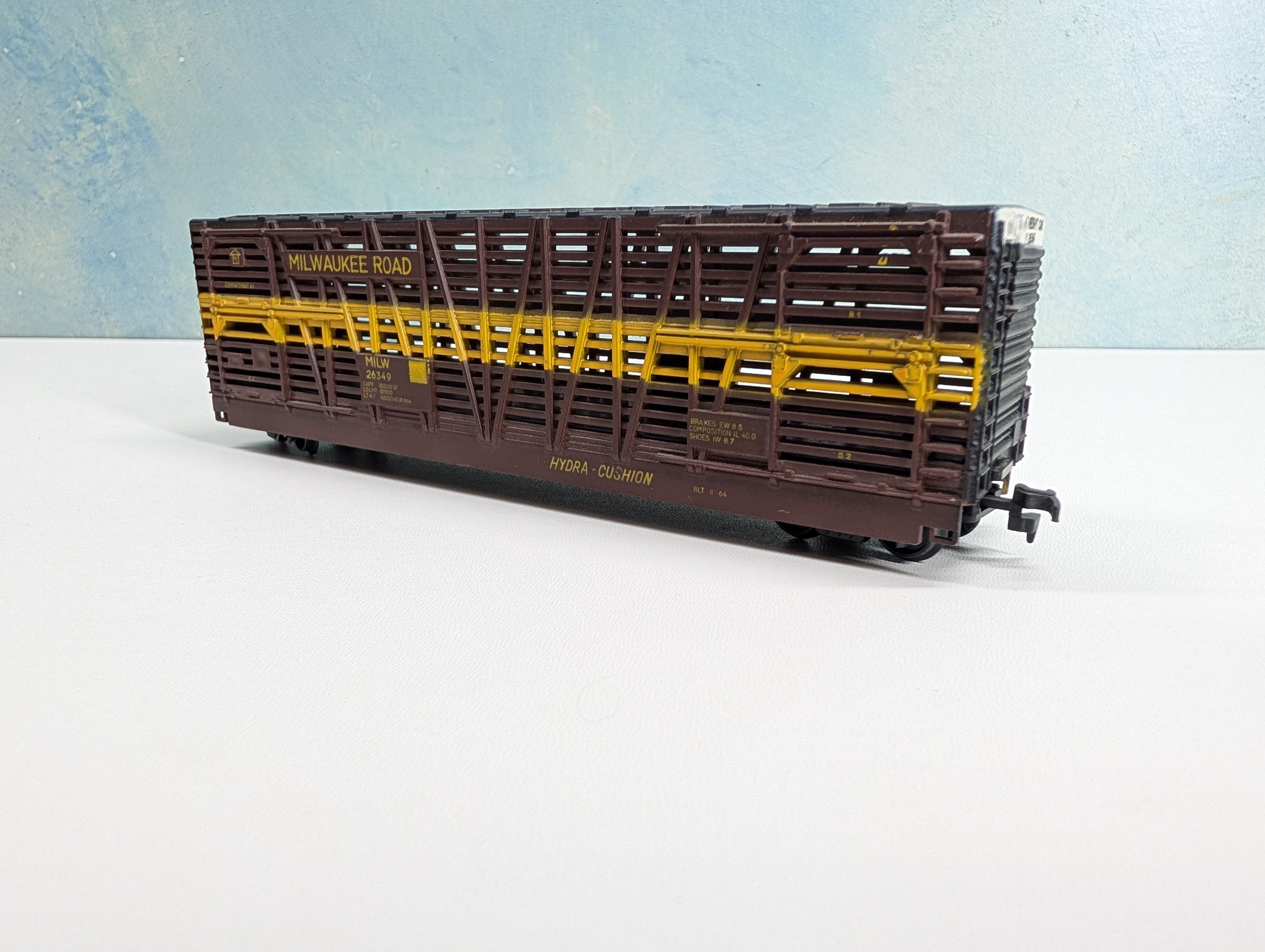 USED AHM HO Scale Hydra-Cushion Livestock Cattle Car Milwaukee Road MILW #26349