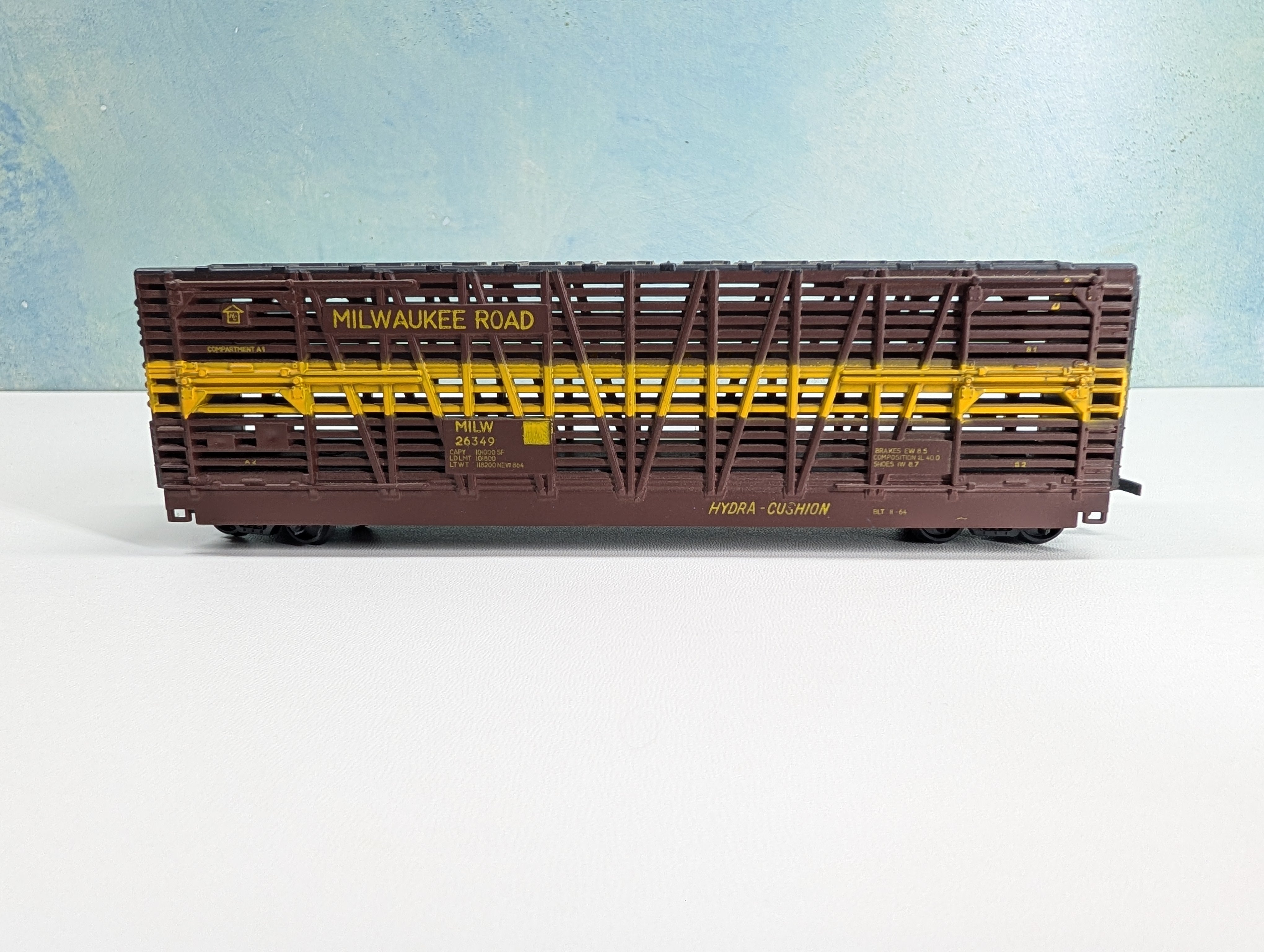 USED AHM HO Scale Hydra-Cushion Livestock Cattle Car Milwaukee Road MILW #26349