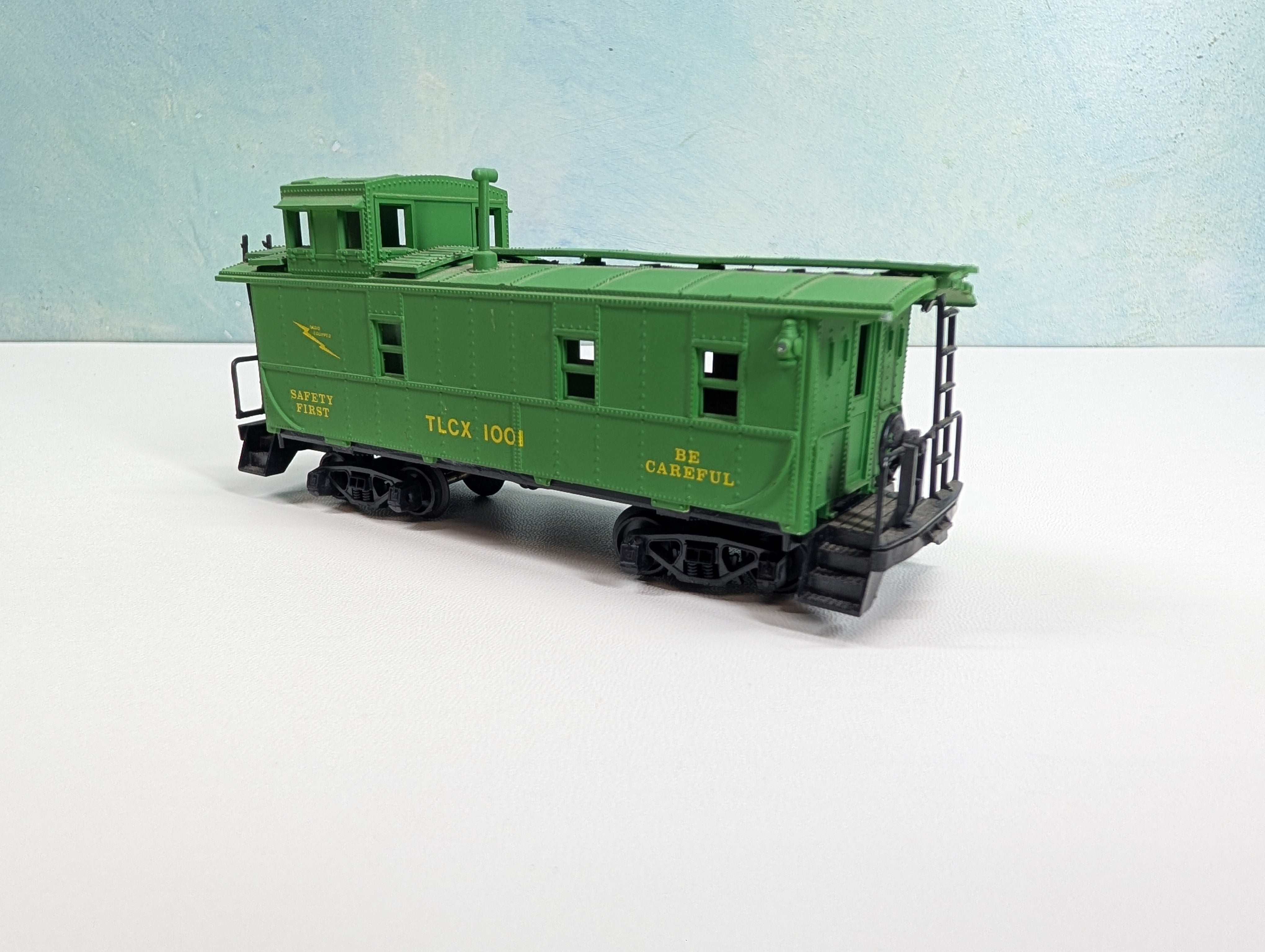USED AHM HO Scale Caboose GE TLCX #1001