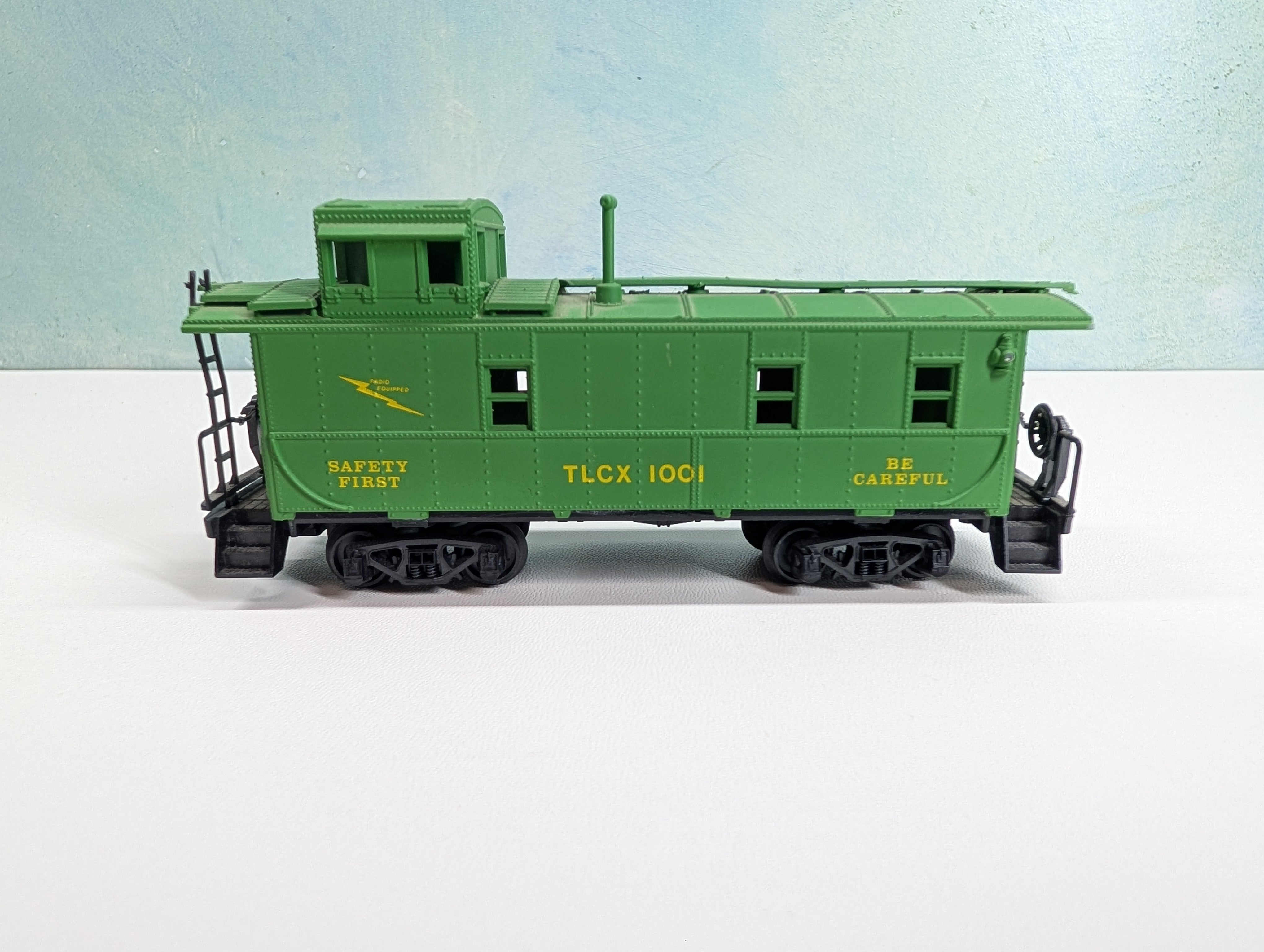 USED AHM HO Scale Caboose GE TLCX #1001