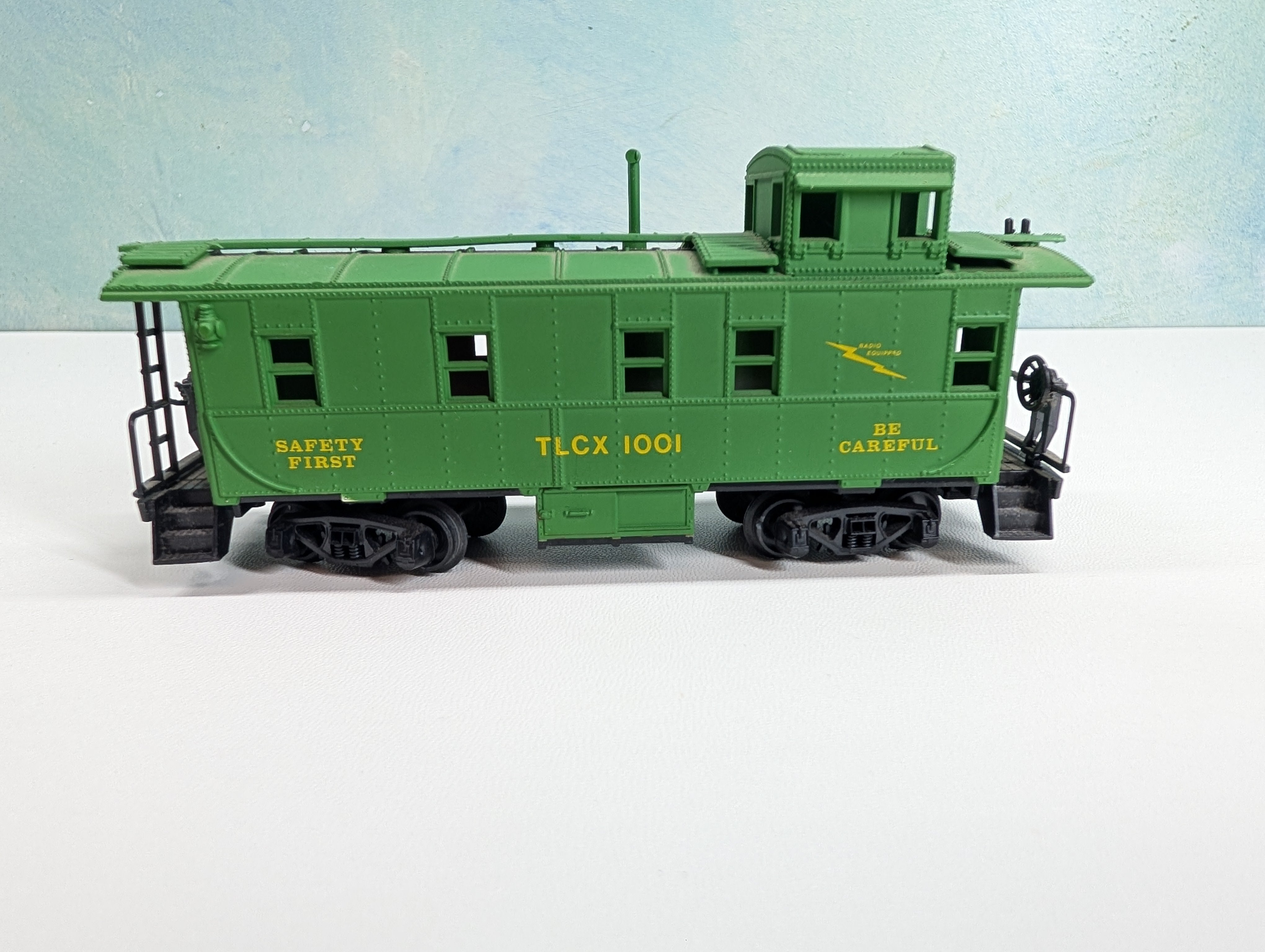 USED AHM HO Scale Caboose GE TLCX #1001