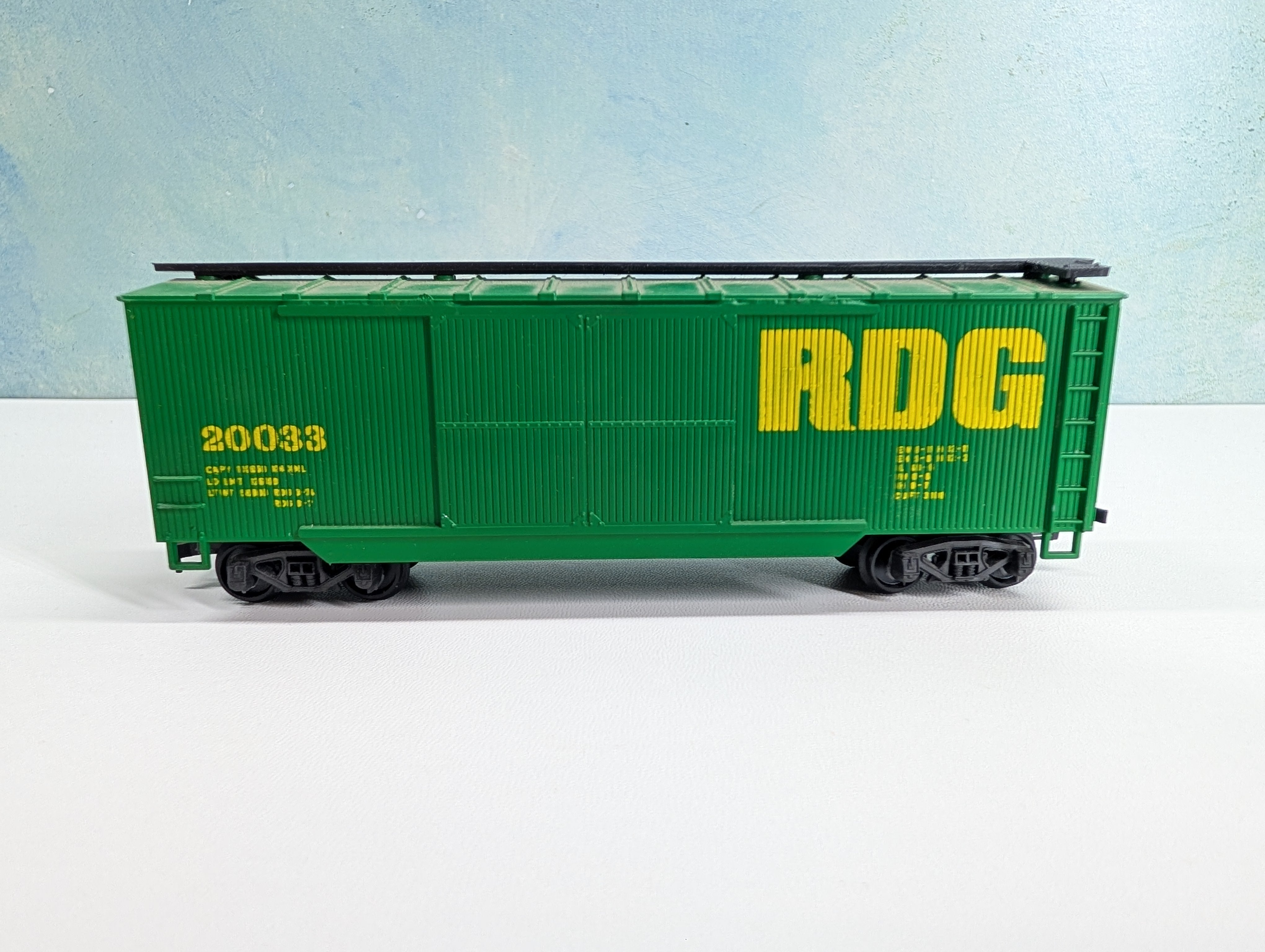 USED AHM HO Scale 40' Wooden DD Box Car Reading RDG #20033