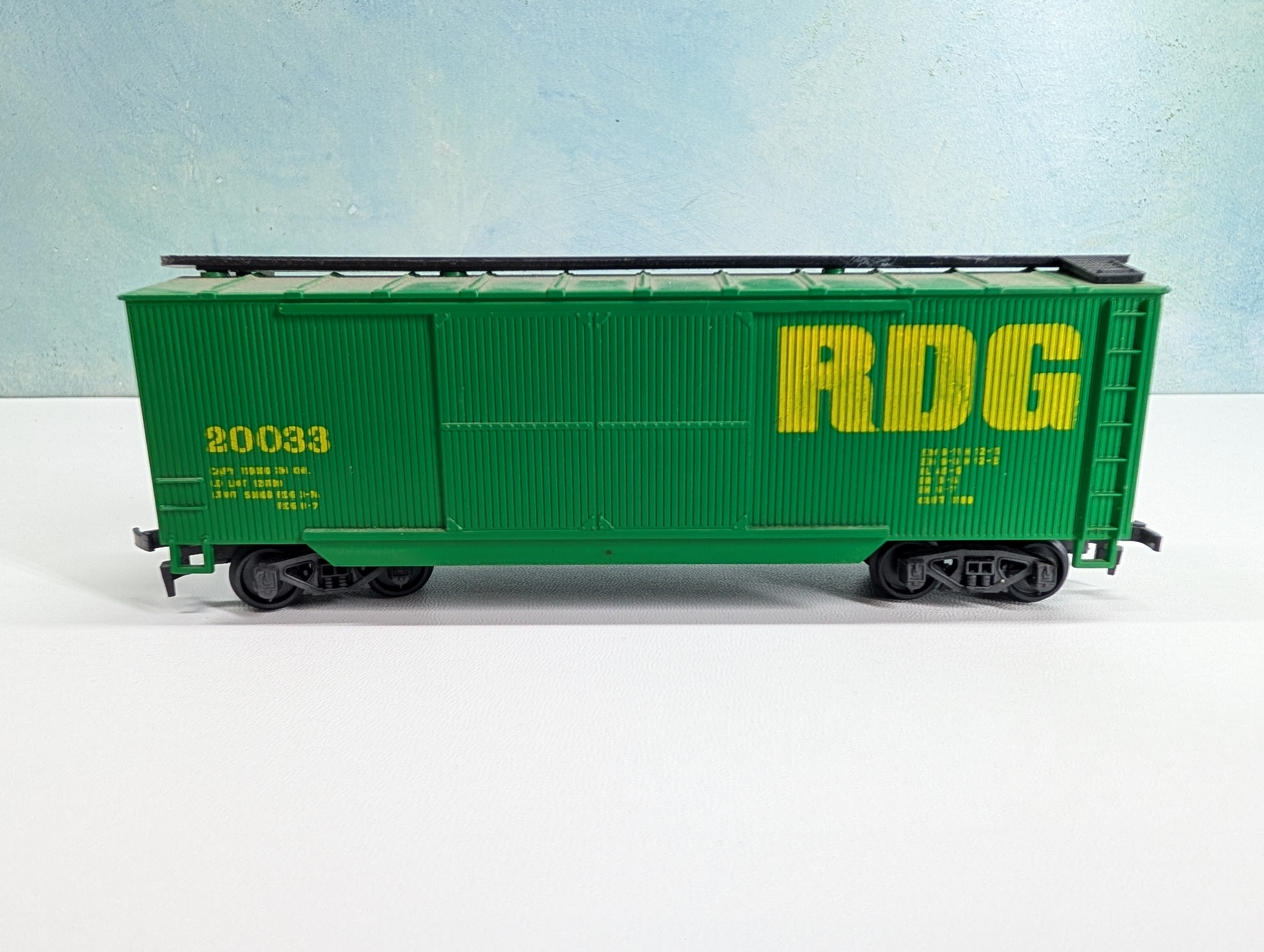 USED AHM HO Scale 40' Wooden DD Box Car Reading RDG #20033
