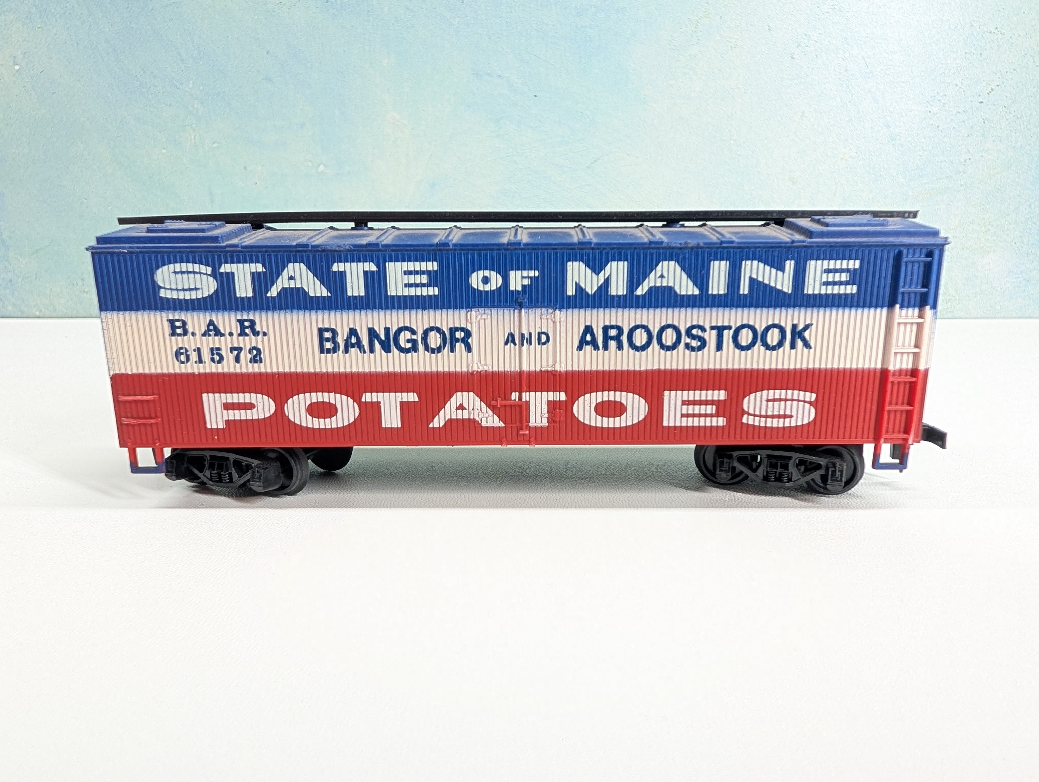 USED AHM HO Scale 40' Wooden Box Car Bangor and Aroostook BAR #61572
