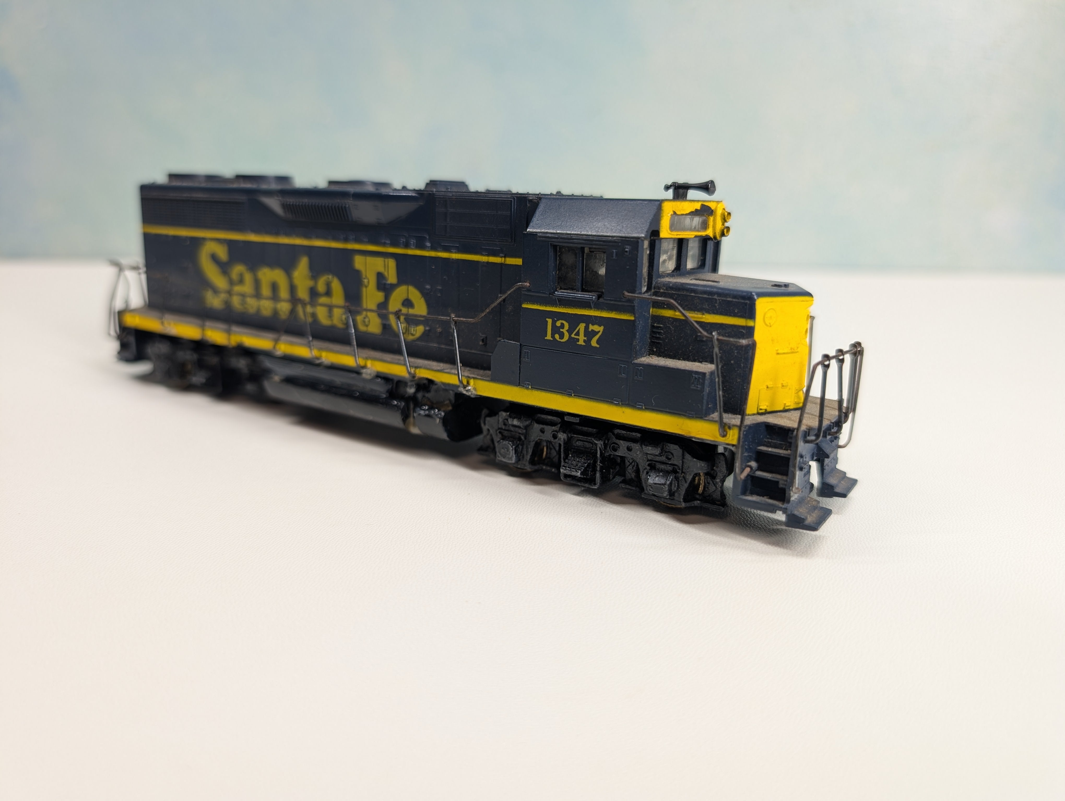 USED Athearn HO Scale GP35 Diesel Locomotive Santa Fe #1347 Tested! DC