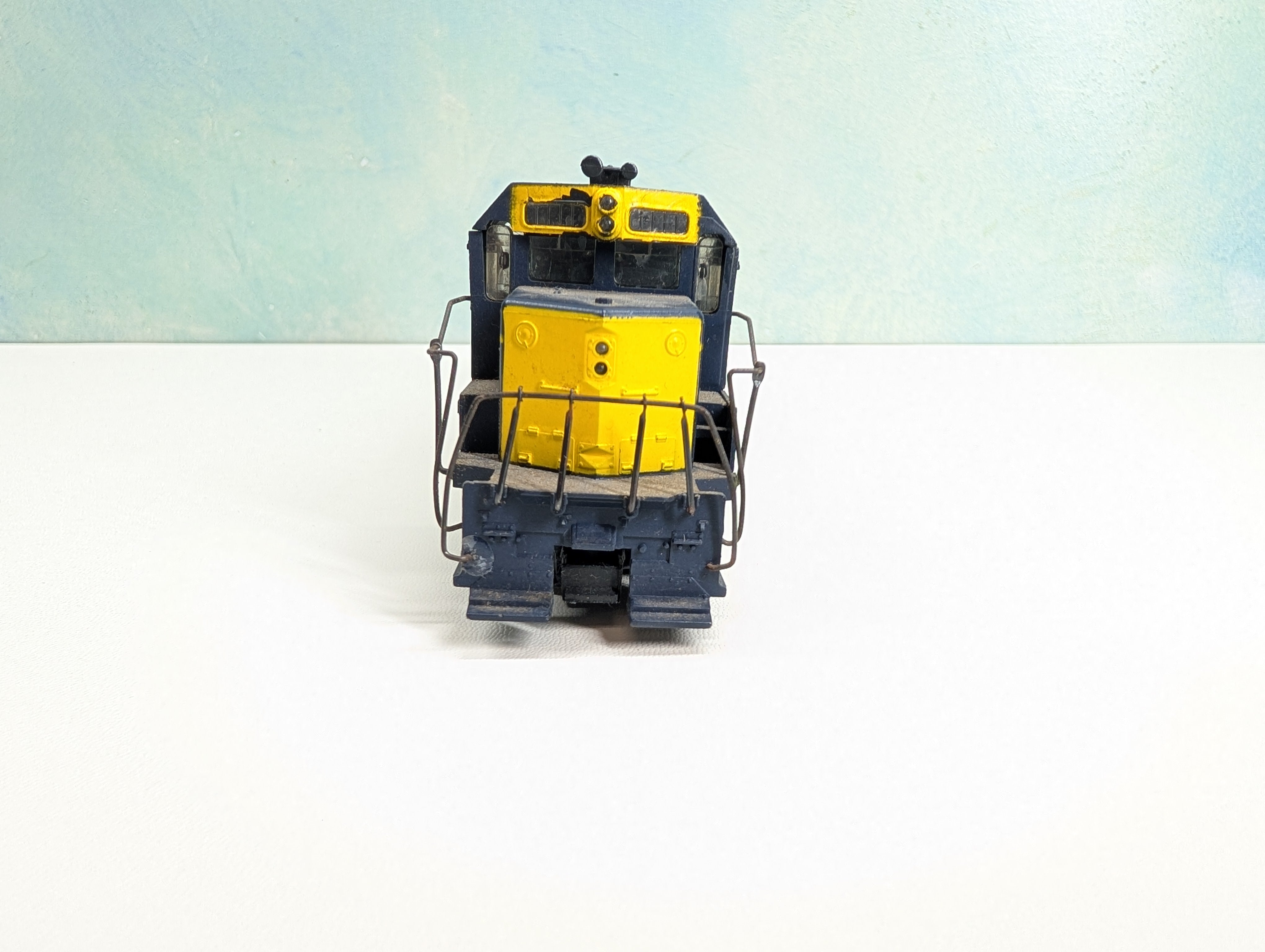 USED Athearn HO Scale GP35 Diesel Locomotive Santa Fe #1347 Tested! DC