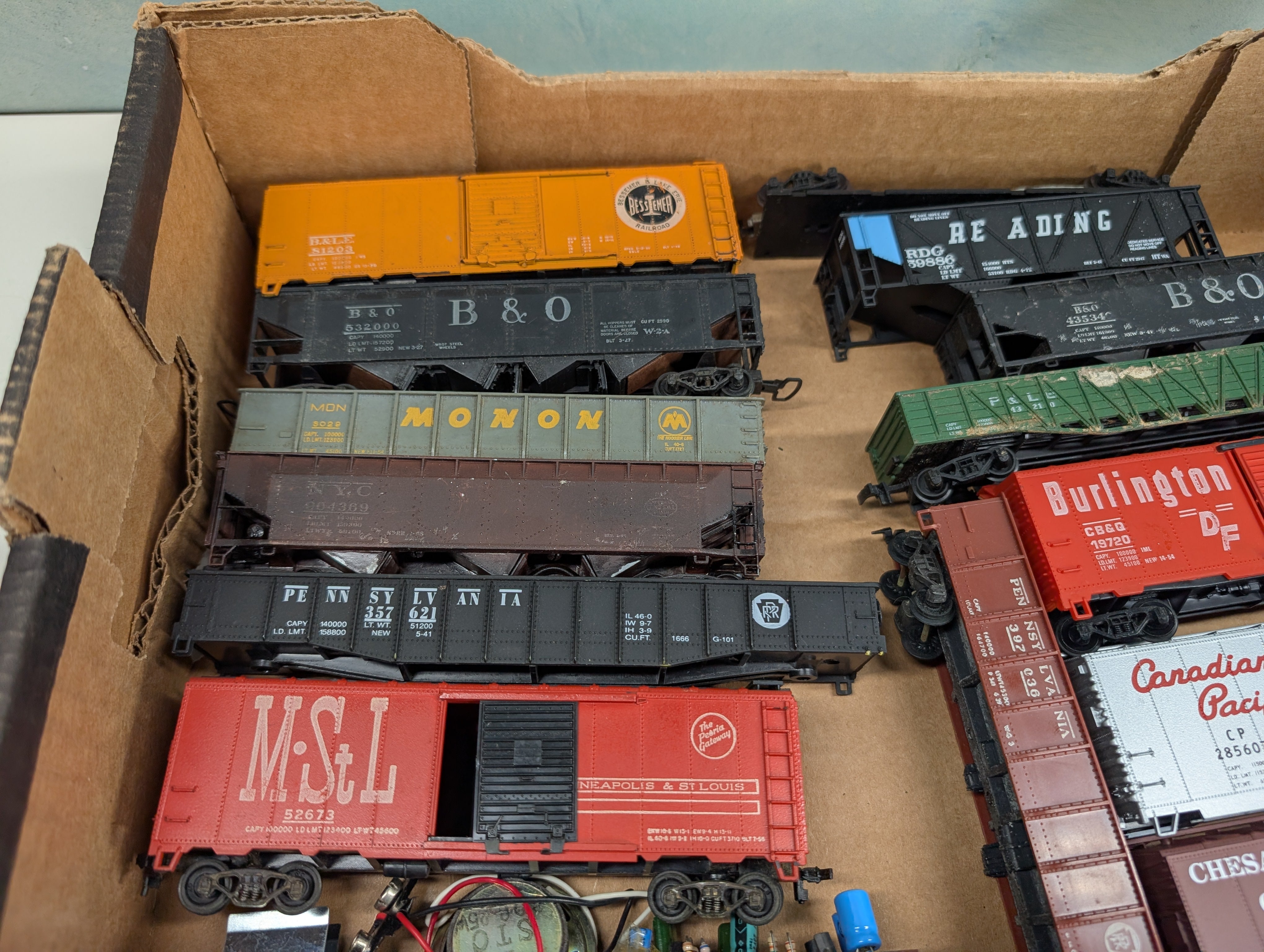 USED HO Scale Lot of Parts/Repairs Hoppers, Box Cars, + More, Junk Lot