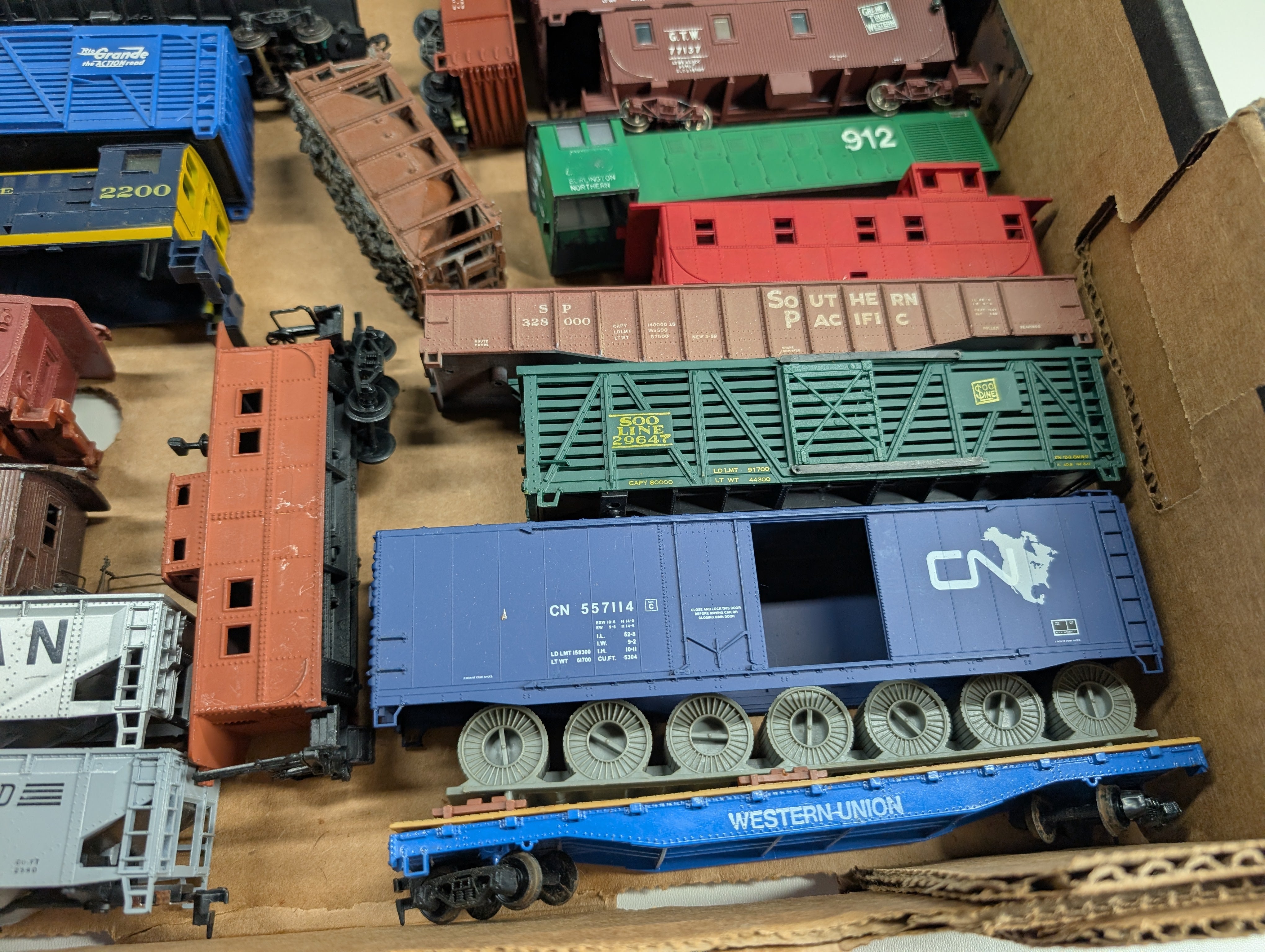 USED HO Scale Lot of Parts/Repairs Hoppers, Box Cars, + More, Junk Lot