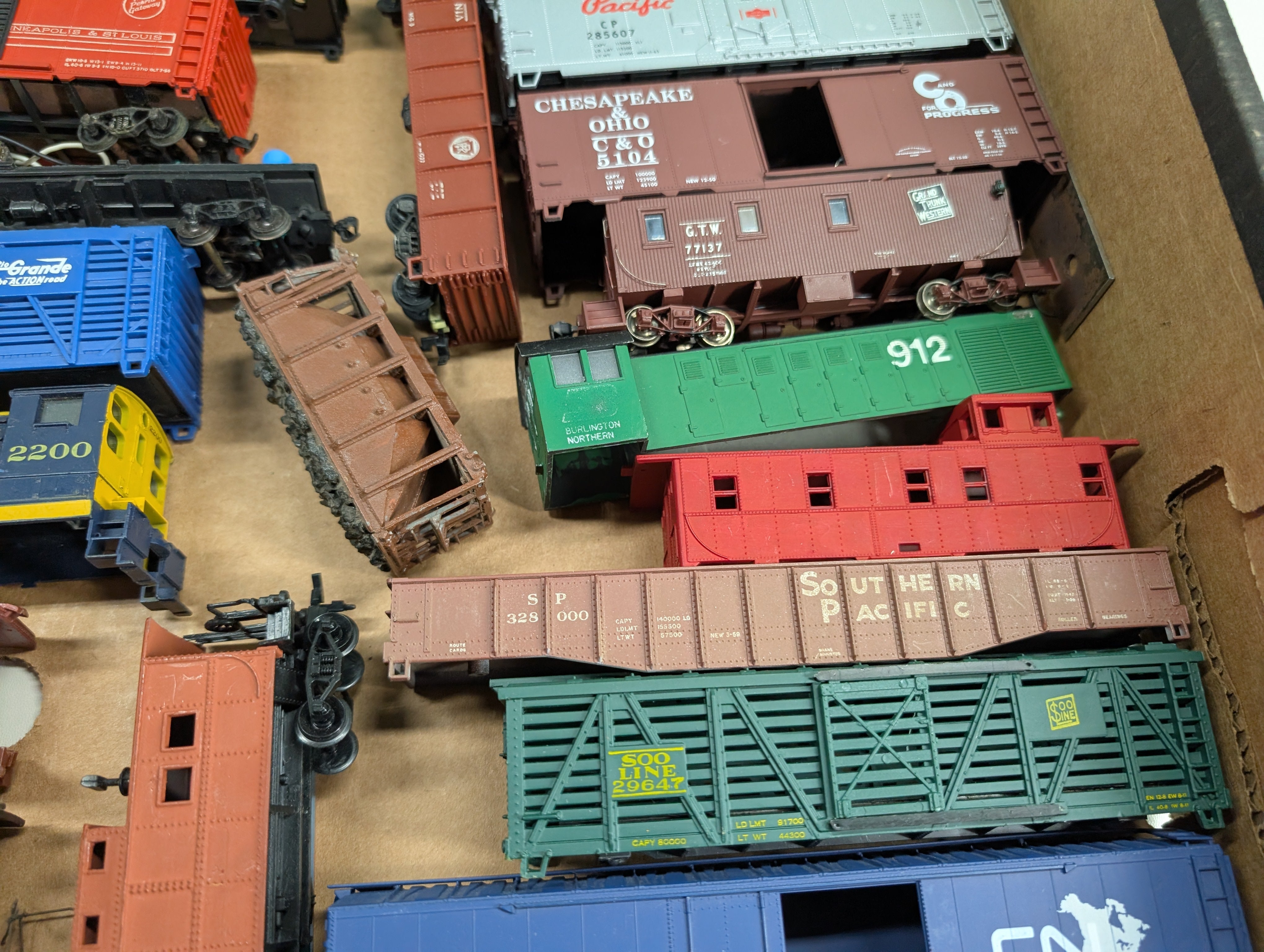 USED HO Scale Lot of Parts/Repairs Hoppers, Box Cars, + More, Junk Lot