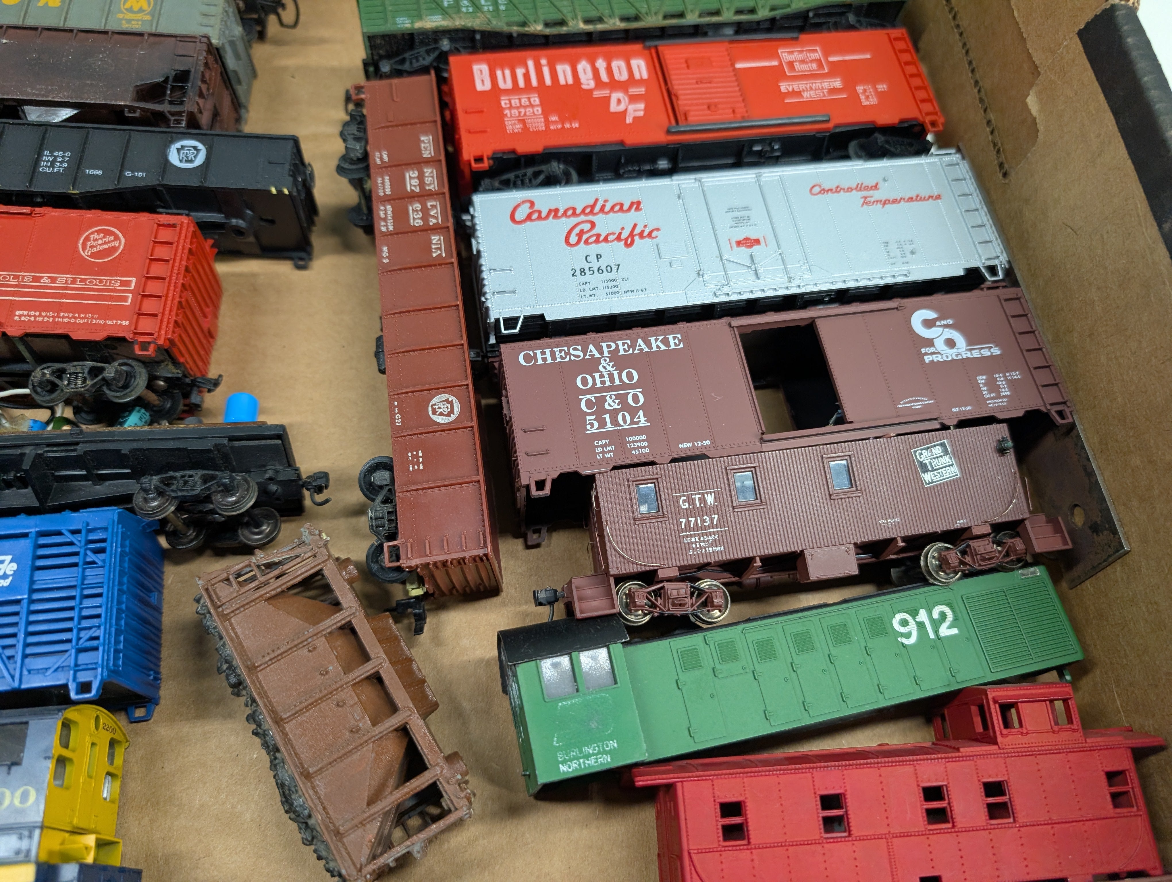 USED HO Scale Lot of Parts/Repairs Hoppers, Box Cars, + More, Junk Lot