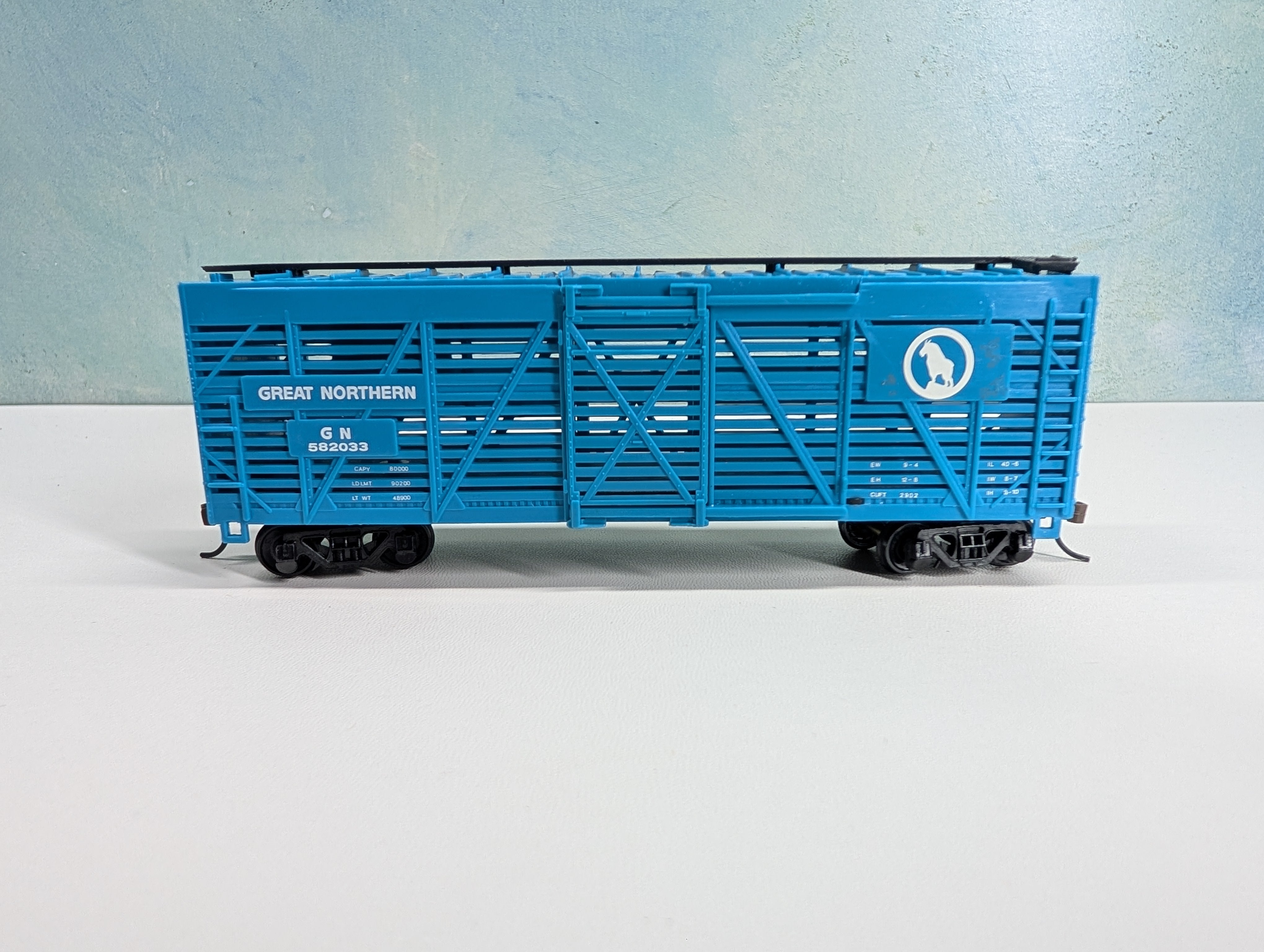 USED Bachmann HO Scale Cattle Car Great Northern GN #582033 Modern Gearboxes