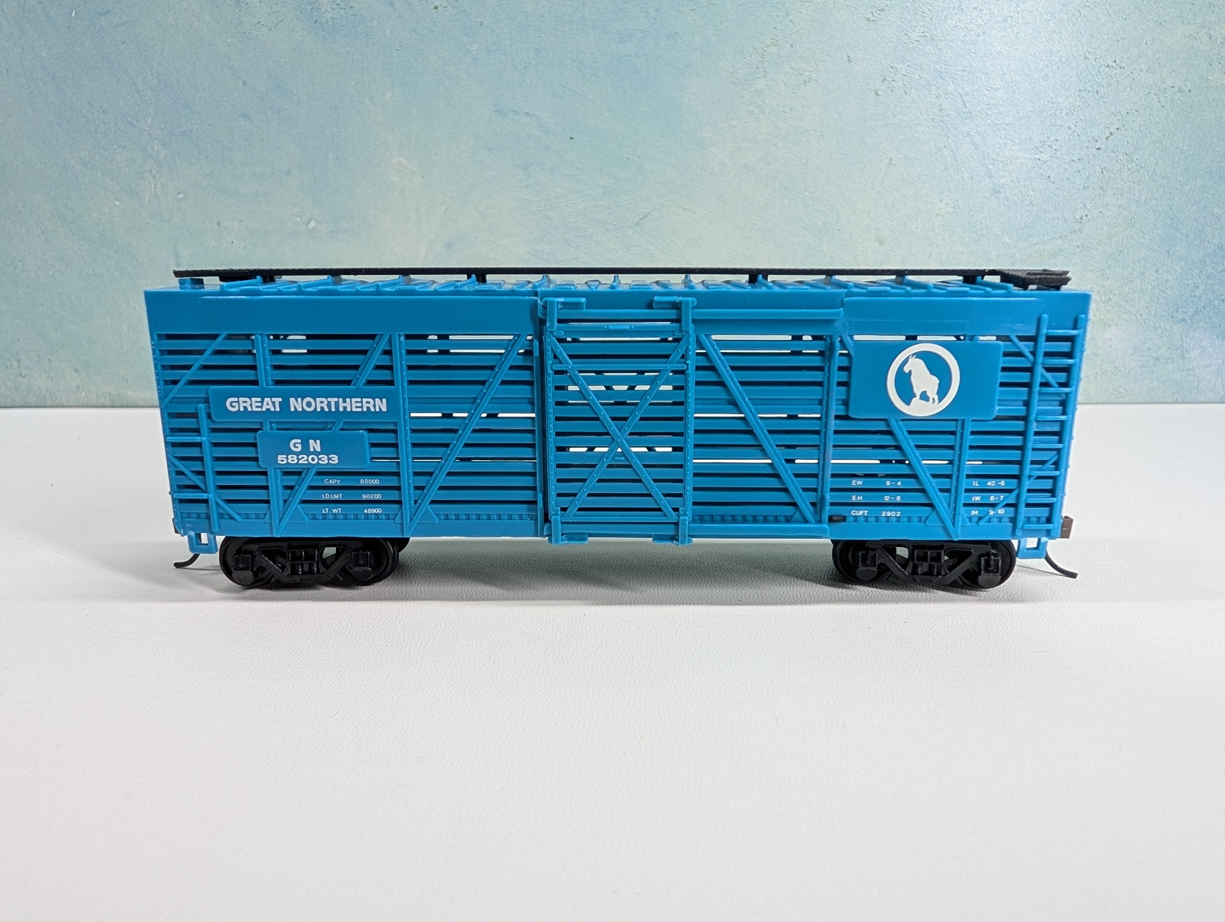 USED Bachmann HO Scale Cattle Car Great Northern GN #582033 Modern Gearboxes