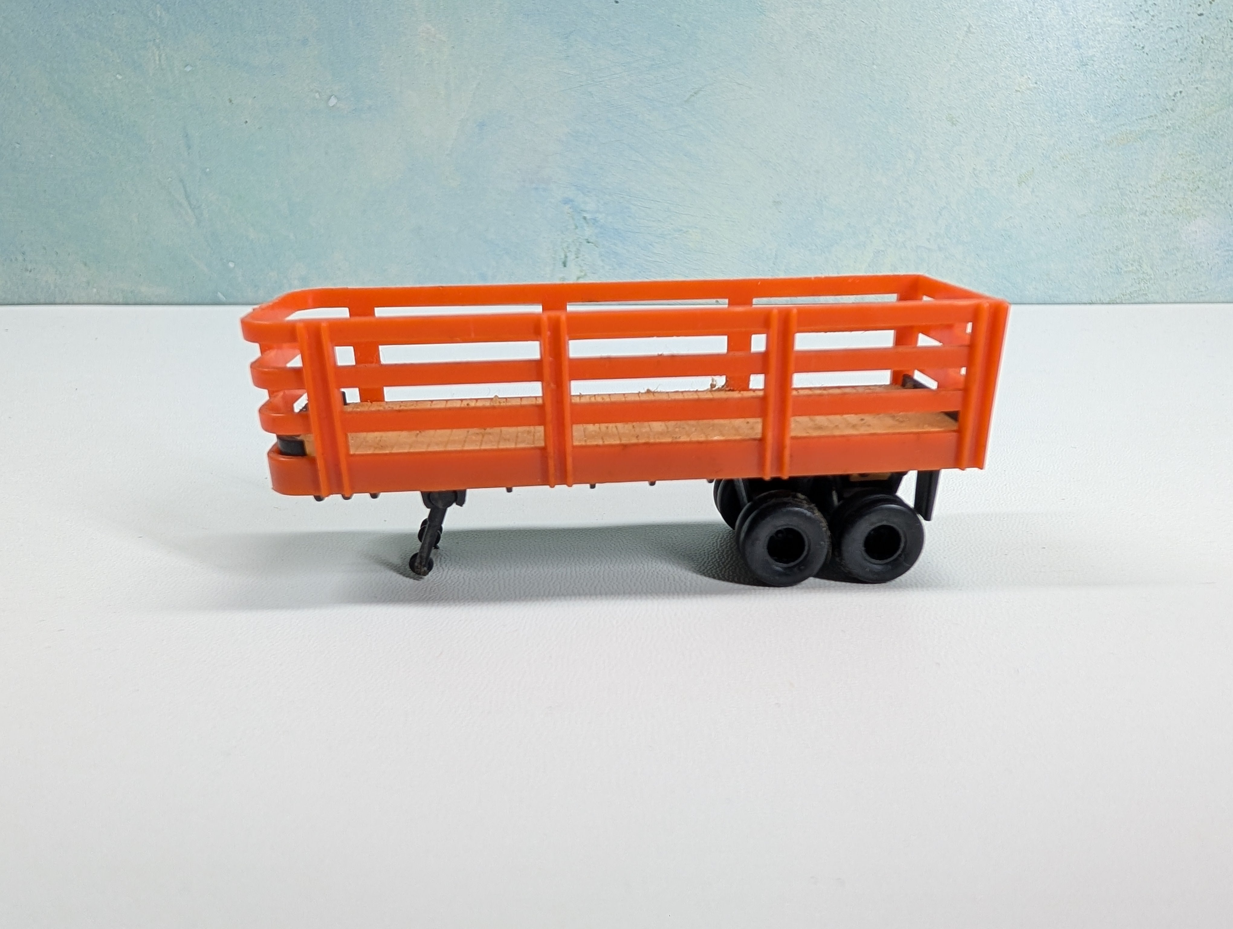 USED Tyco HO Scale Orange Cattle Car Depot Trailer