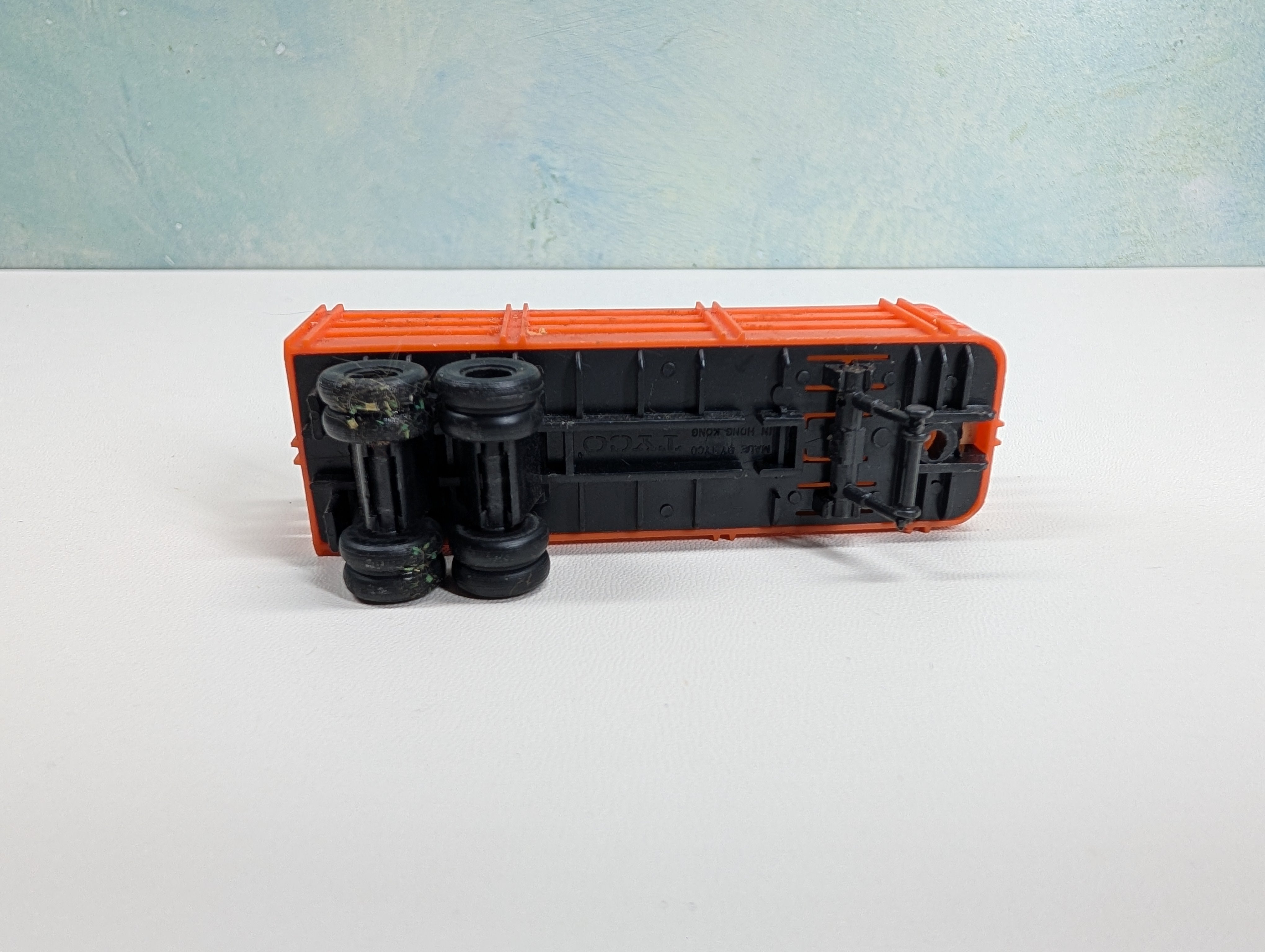 USED Tyco HO Scale Orange Cattle Car Depot Trailer