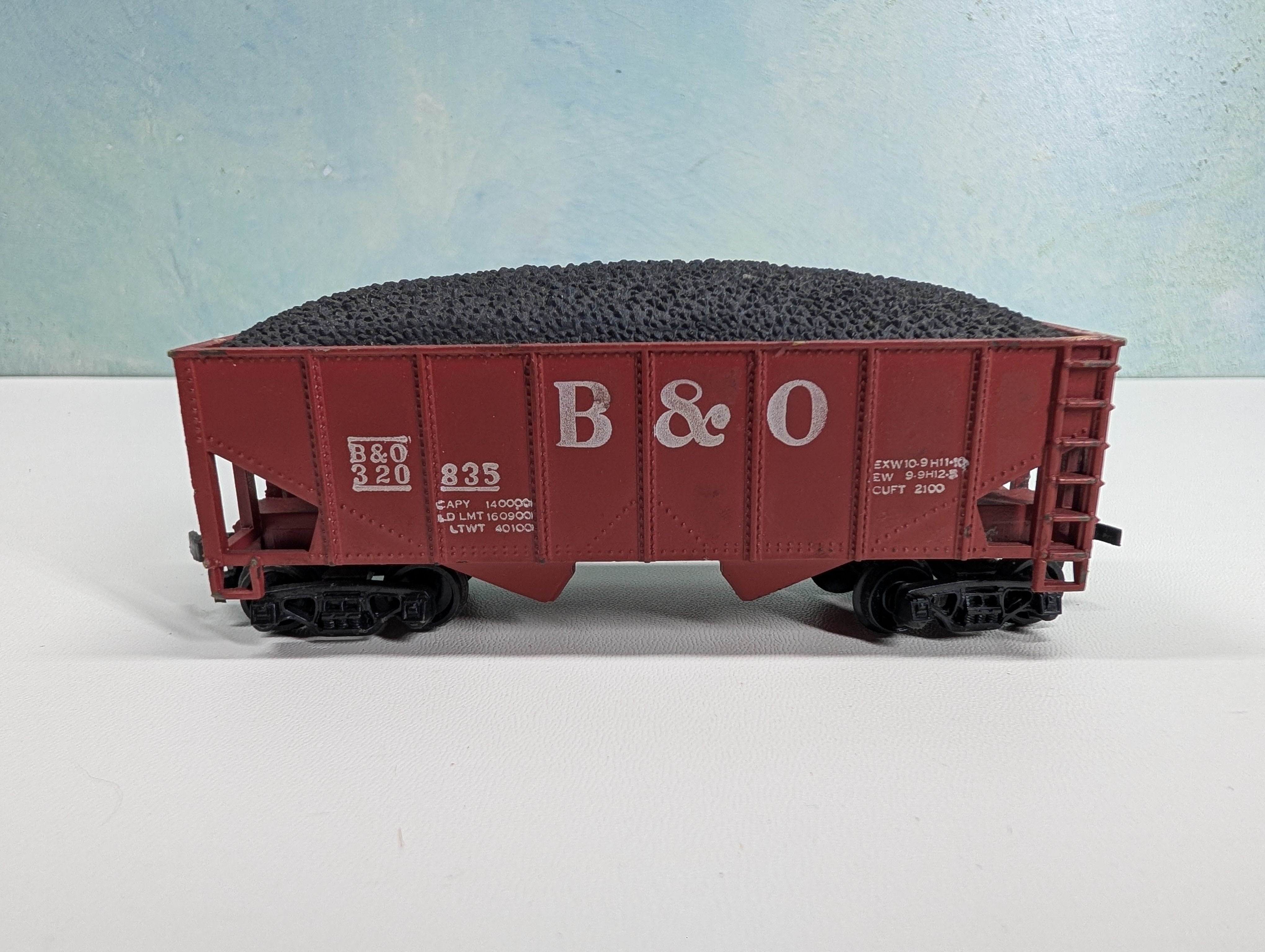 USED Varney HO Scale 2 Bay Hopper w/ Coal Load Baltimore and Ohio B&O #320835