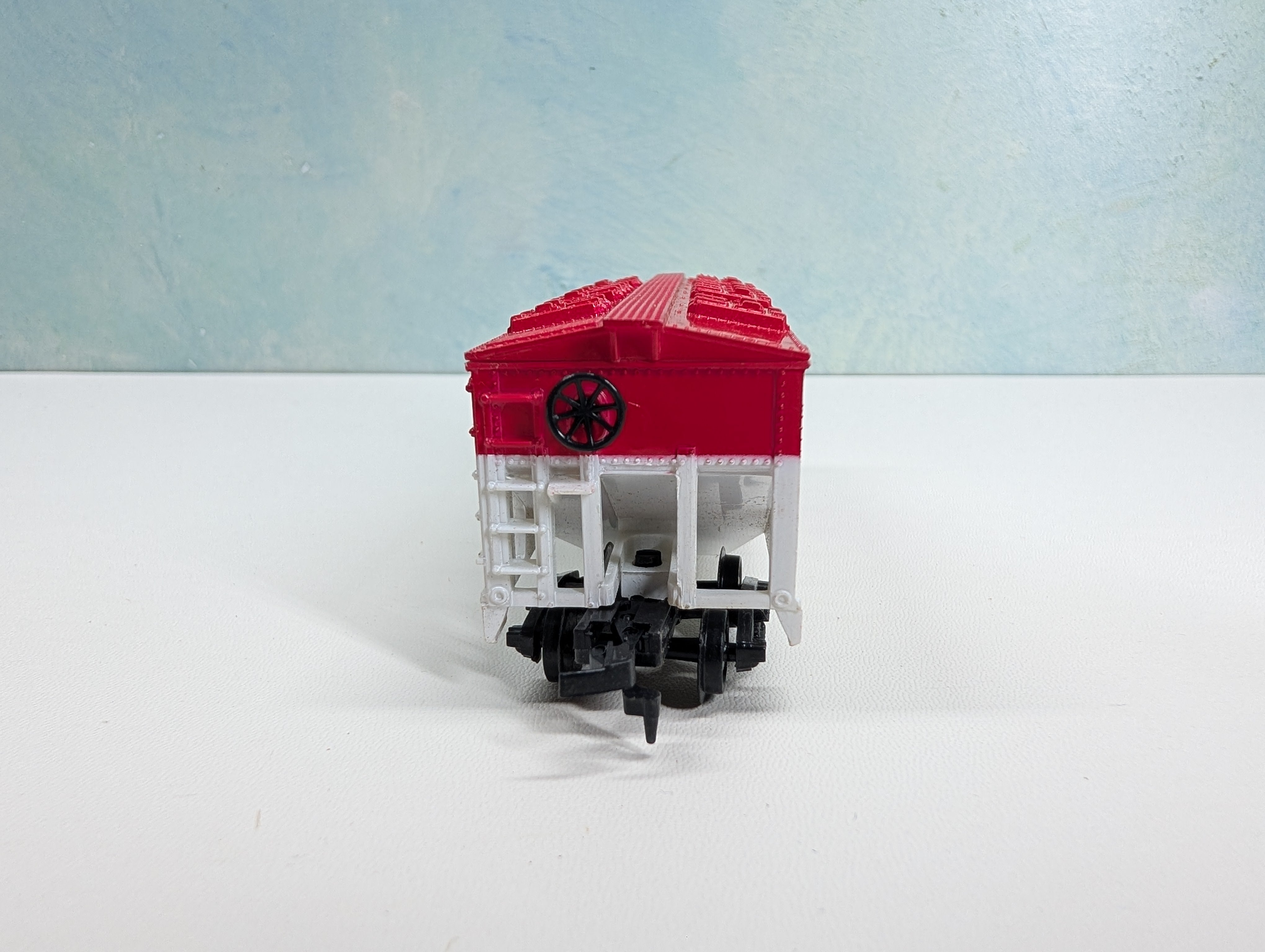 USED Life-Like HO Scale Billboard Covered Hopper Campbell's Beans #1982