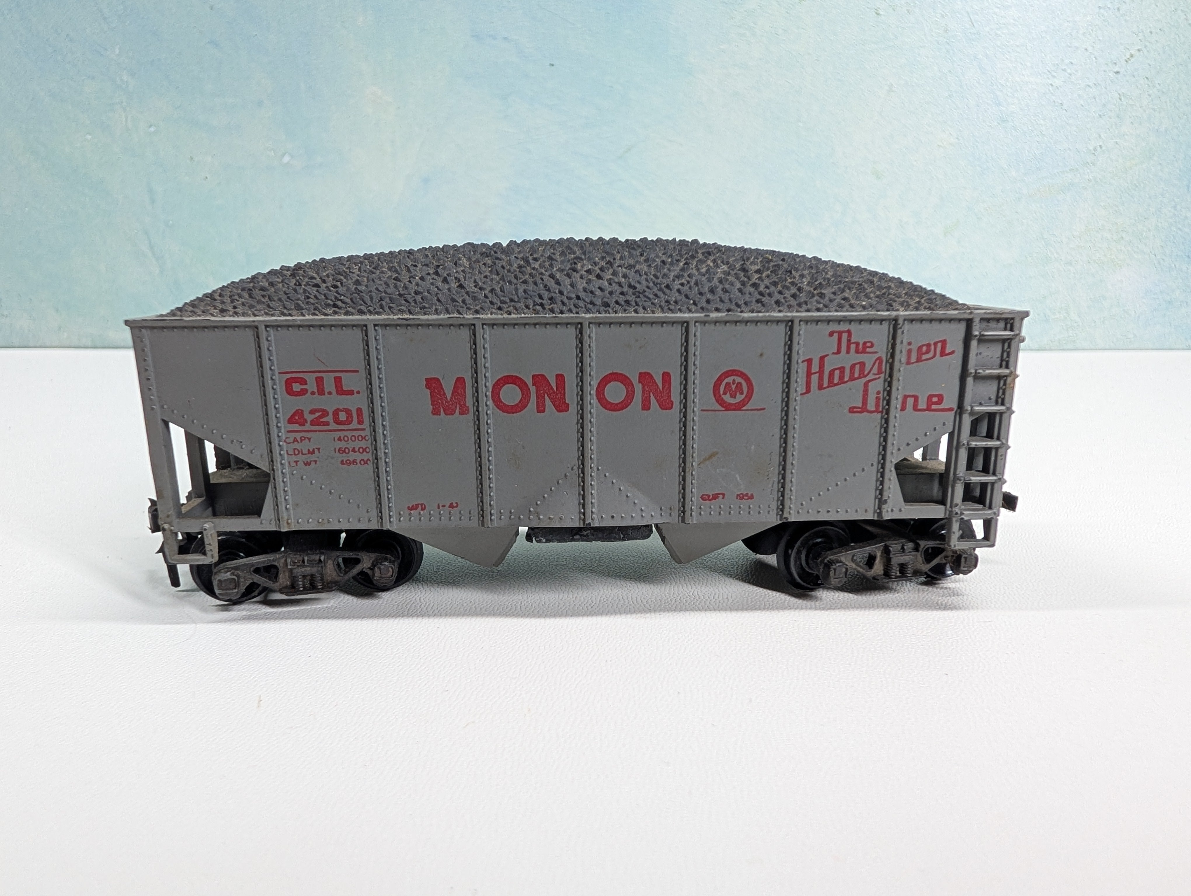 USED Varney HO Scale 2 Bay Hopper w/ Coal Load Monon CIL #4201