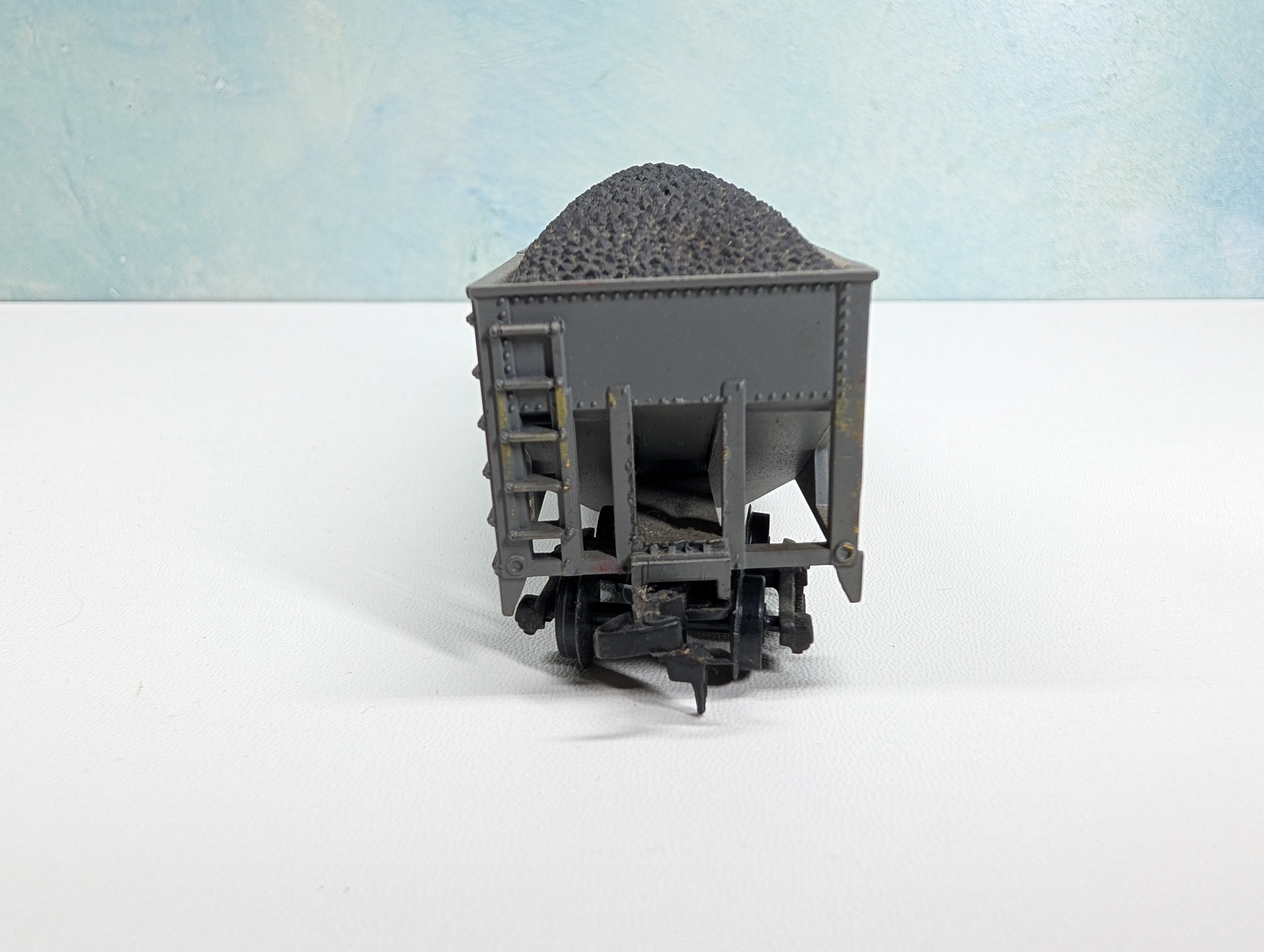USED Varney HO Scale 2 Bay Hopper w/ Coal Load Monon CIL #4201