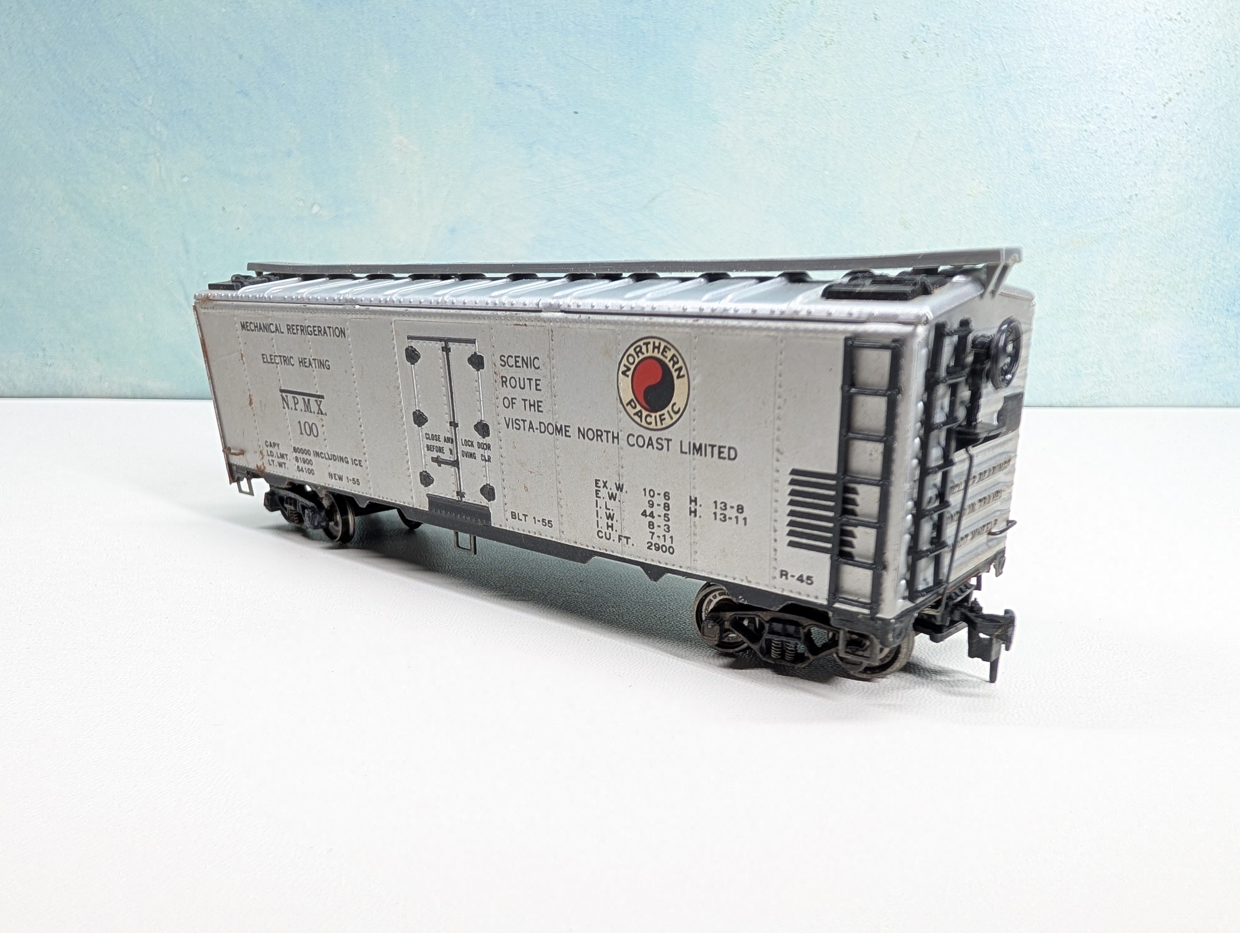 USED Varney HO Scale 41' Reefer Box Car Northern Pacific NPMX #100 Metal Wheels