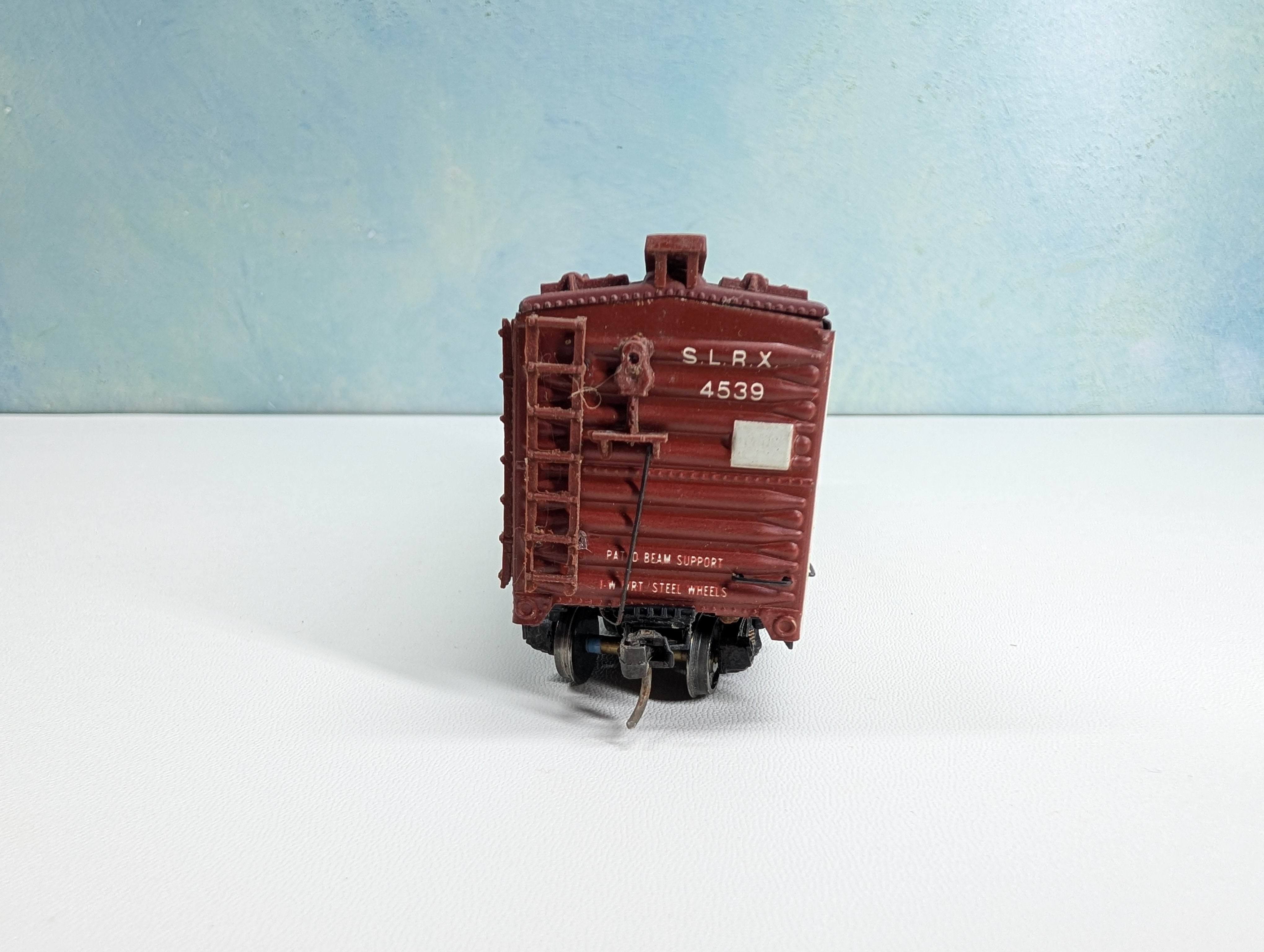USED Varney HO Scale 42' Reefer Box Car St Louis Refrigerator SLRX #4539 Metal Wheels