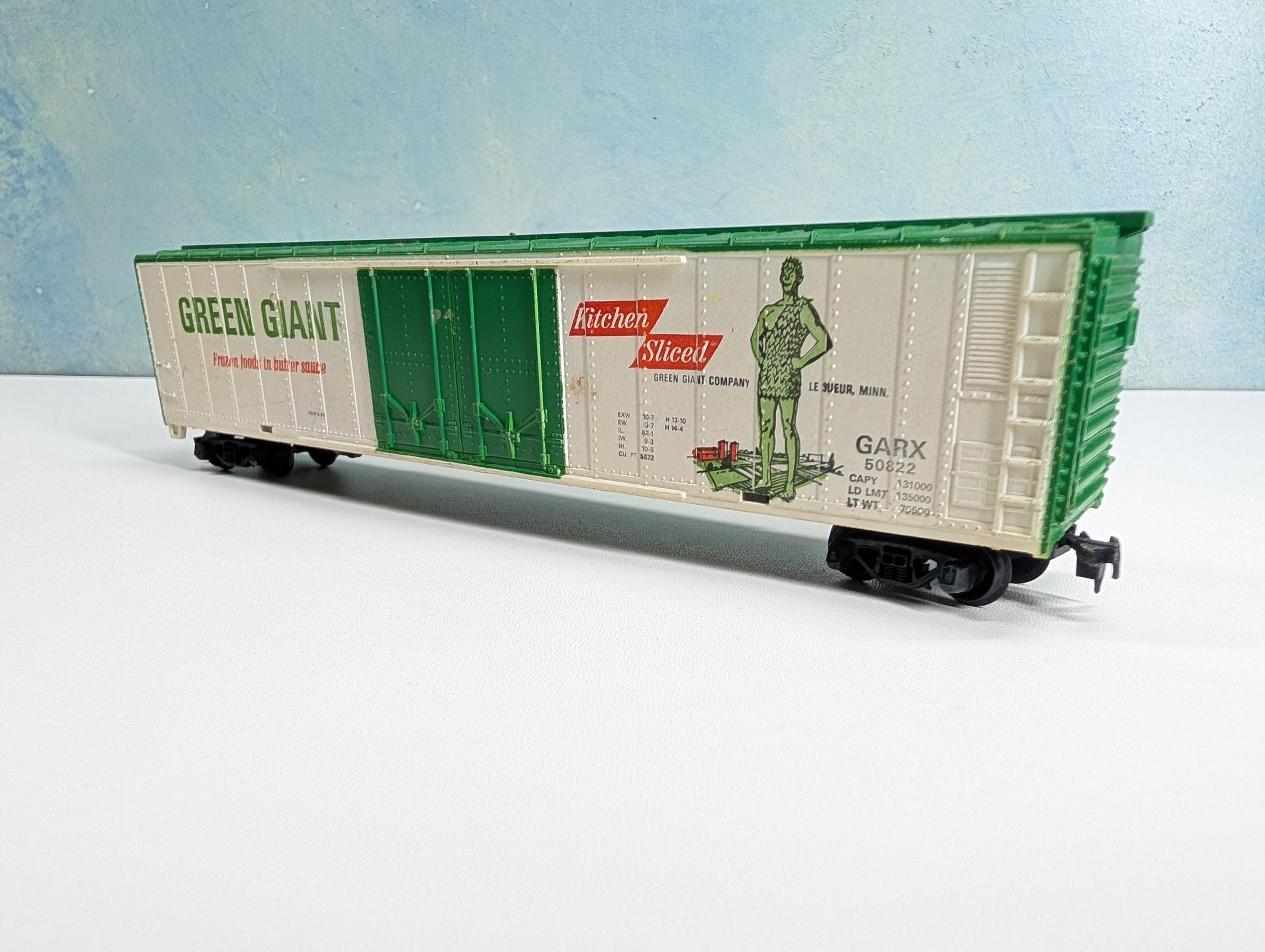 USED Tyco HO Scale 60' Billboard Box Car Green Giant GARX #50822